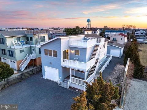 18 W 6th Street, Barnegat Light, NJ MLS: NJOC2031944