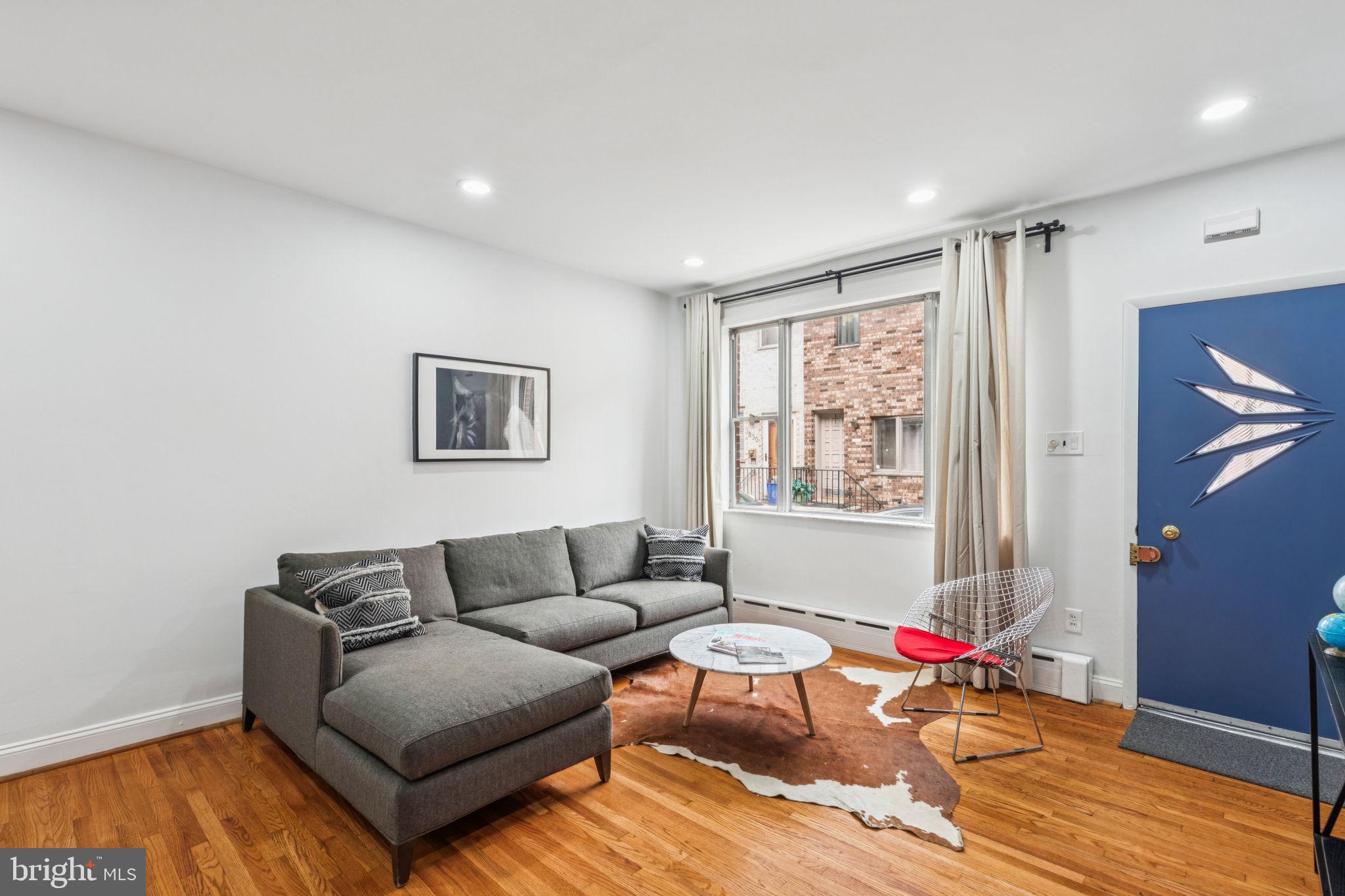 1827 S ROSEWOOD STREET