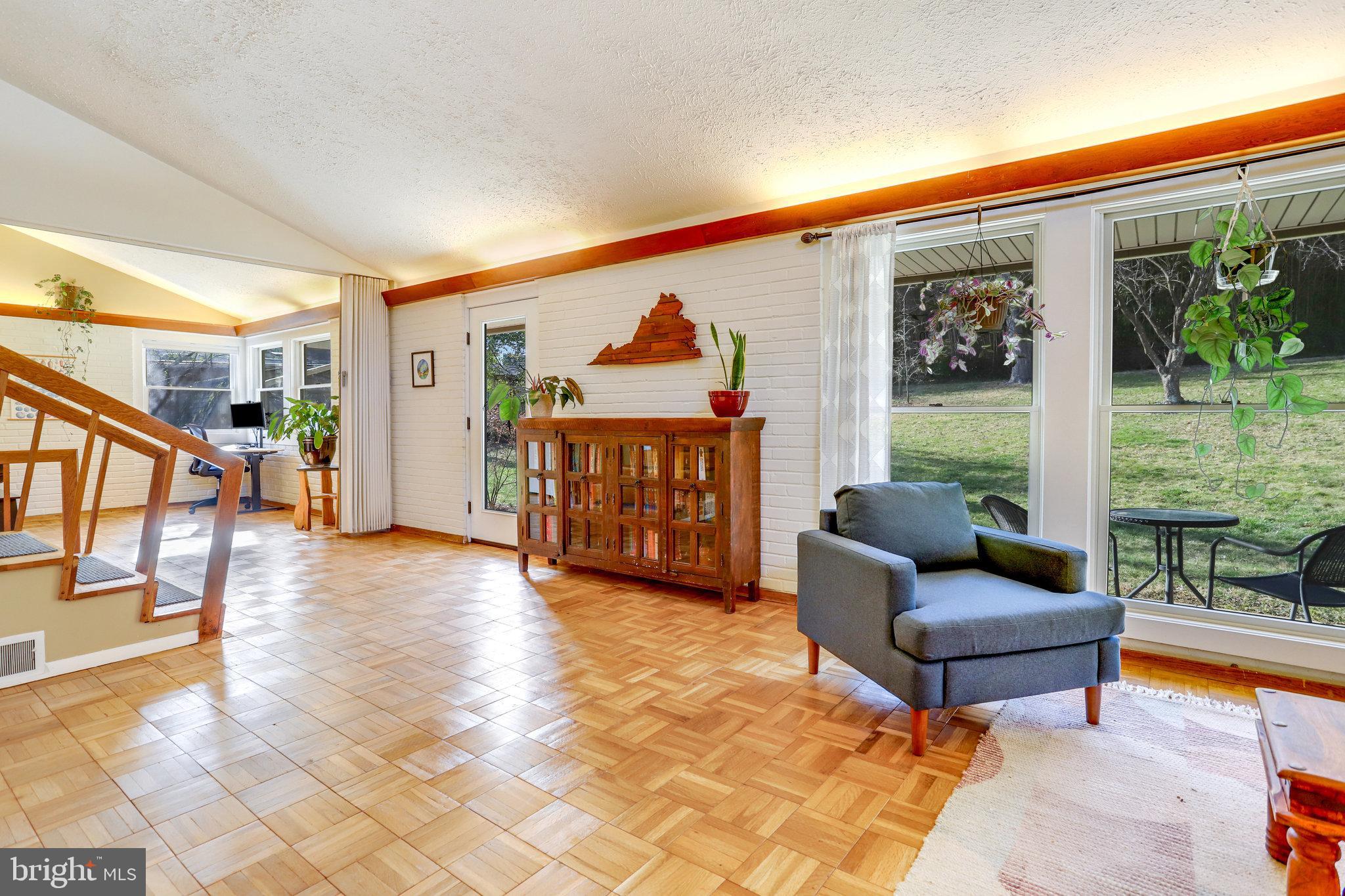 VALLEY BROOK - Residential