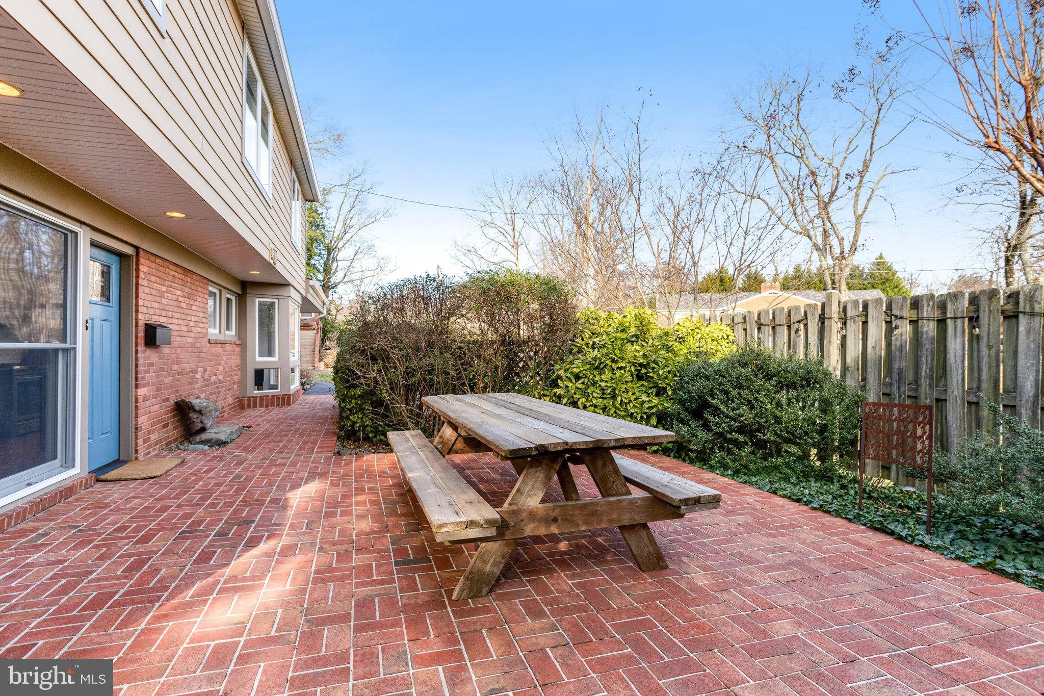 VALLEY BROOK - Residential