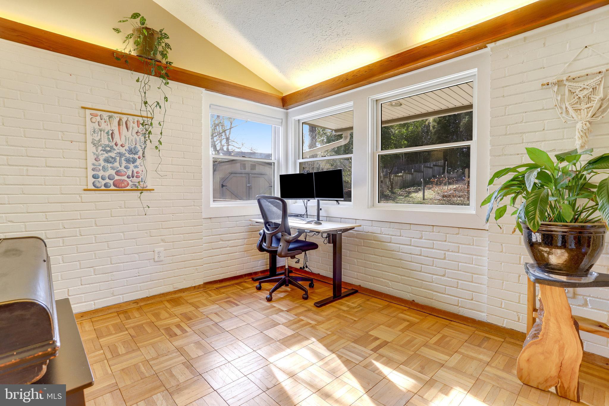 VALLEY BROOK - Residential