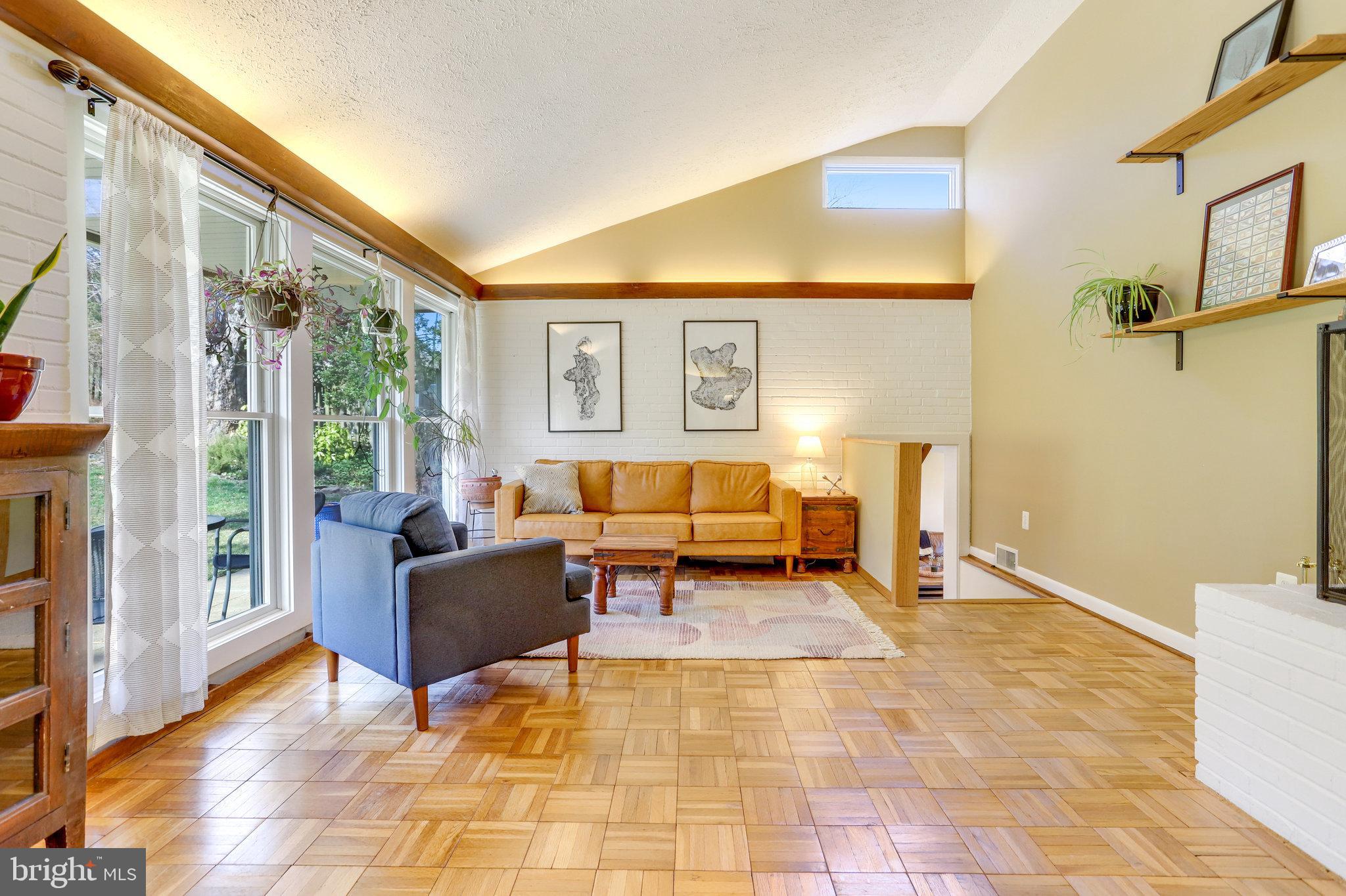 VALLEY BROOK - Residential
