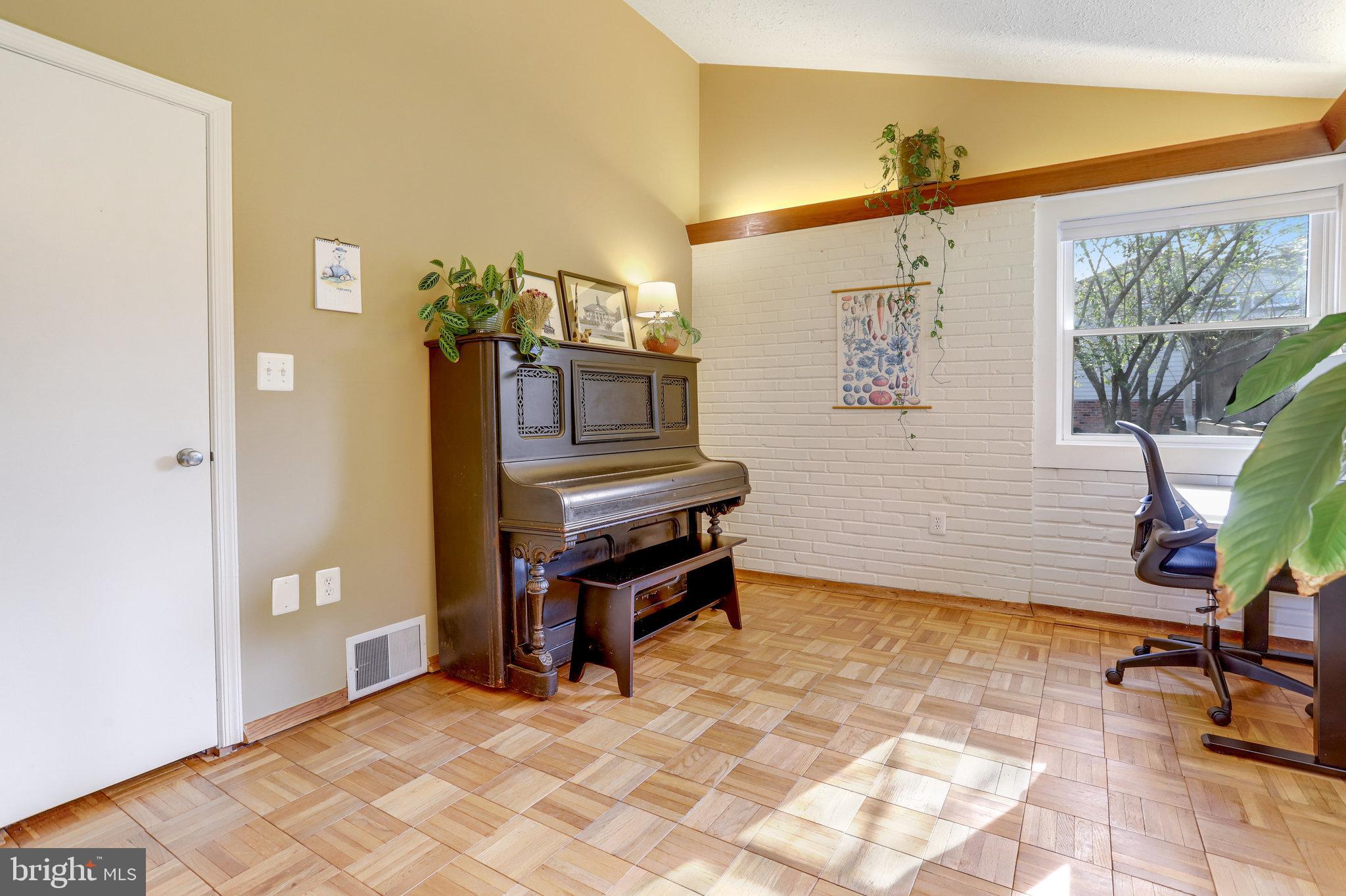 VALLEY BROOK - Residential