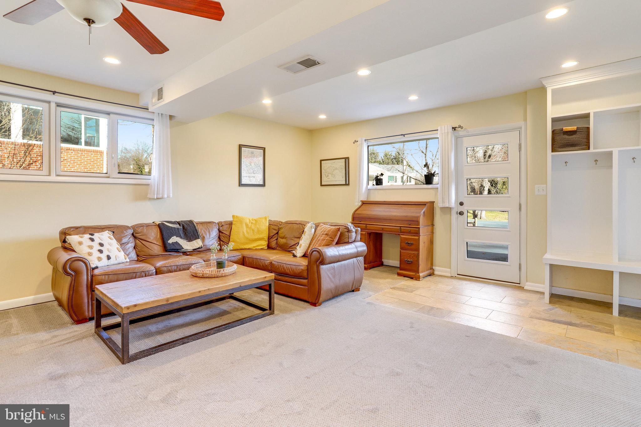 VALLEY BROOK - Residential