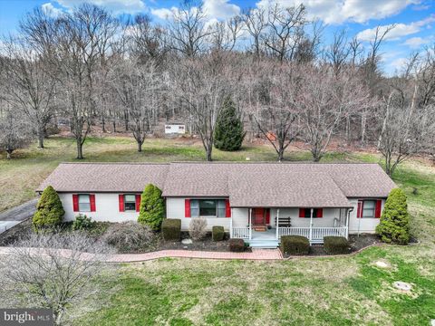 Homes For Sale - 6747 Dark Hollow Road<br/> WRIGHTSVILLE, PA 17368