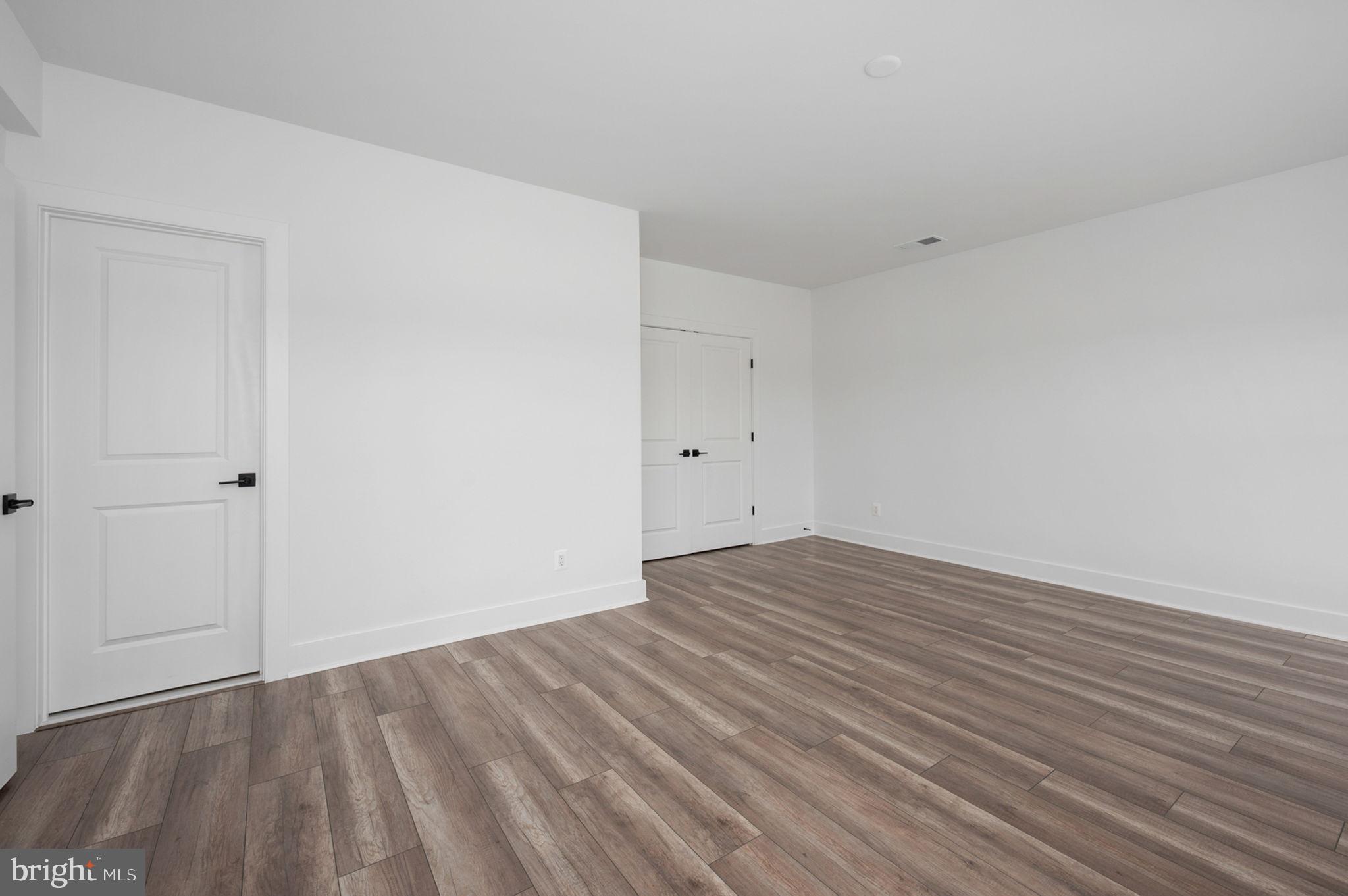 HUNTING RUN ESTATES - Residential