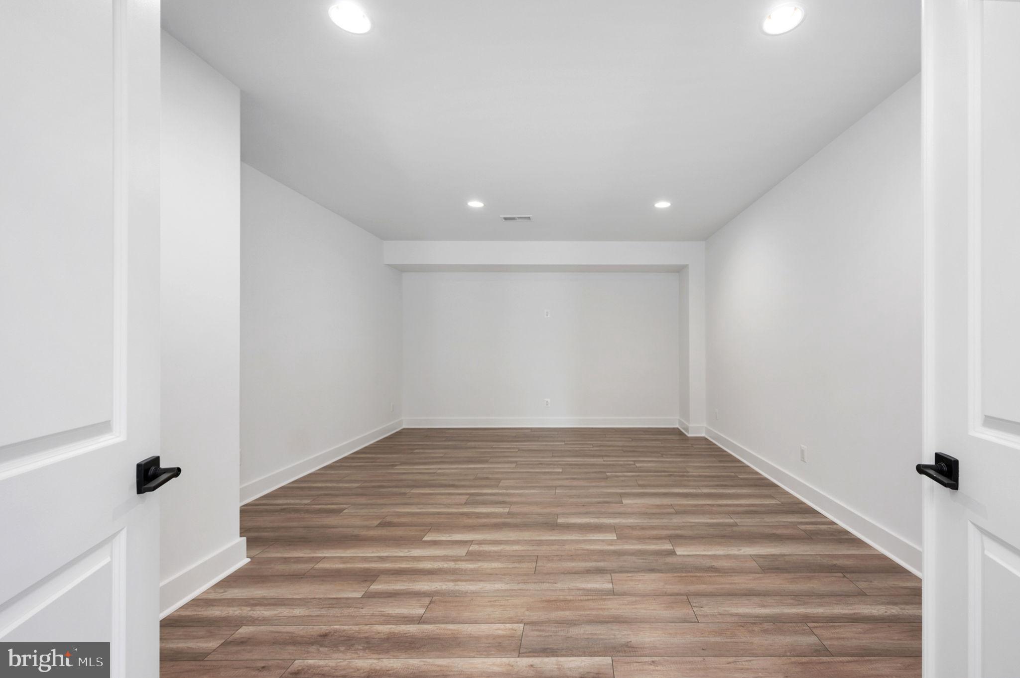 HUNTING RUN ESTATES - Residential