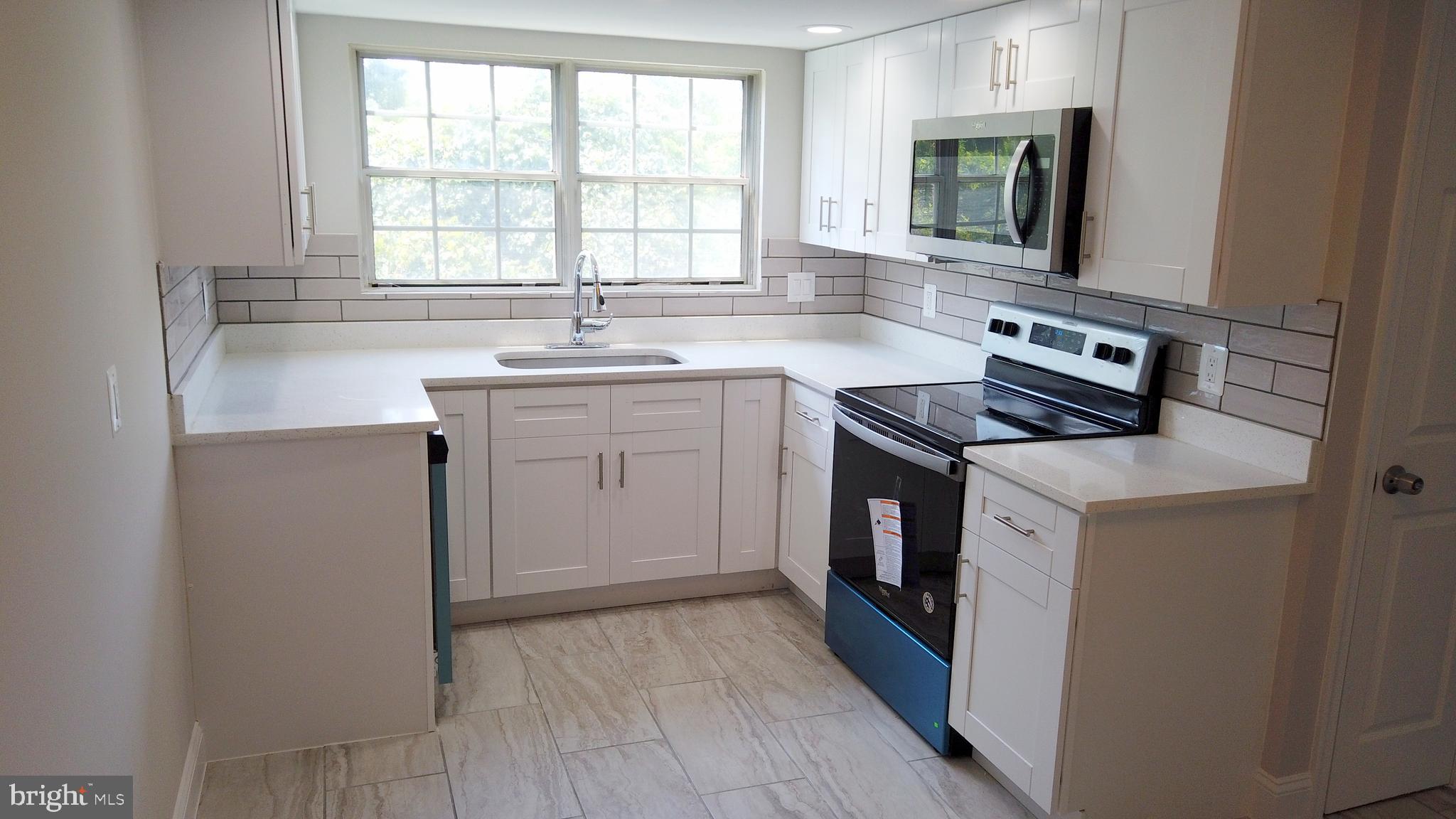 FOX CHAPEL AT TUDOR KNOLLS - Residential Lease