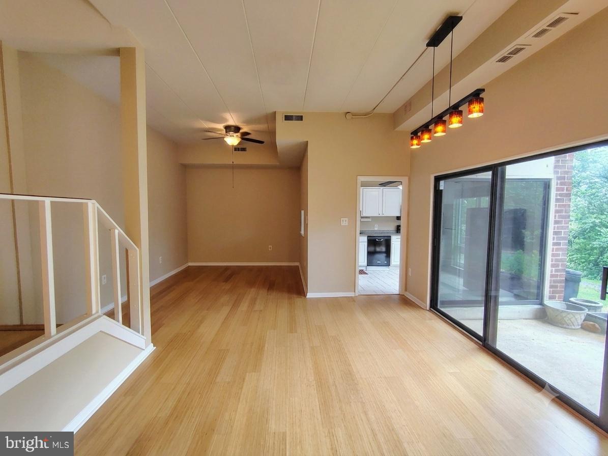 104 ROBERTS LN 100