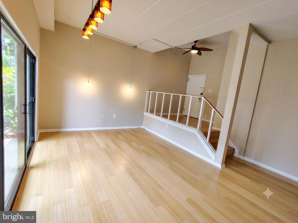 104 ROBERTS LN 100