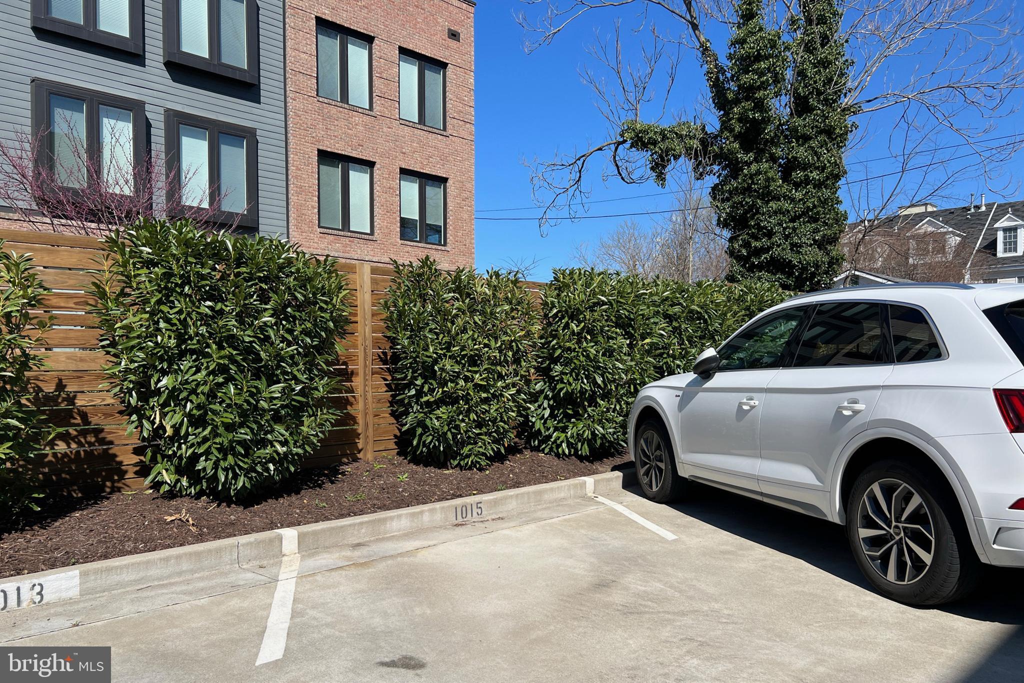 OLD TOWN ALEXANDRIA - Residential