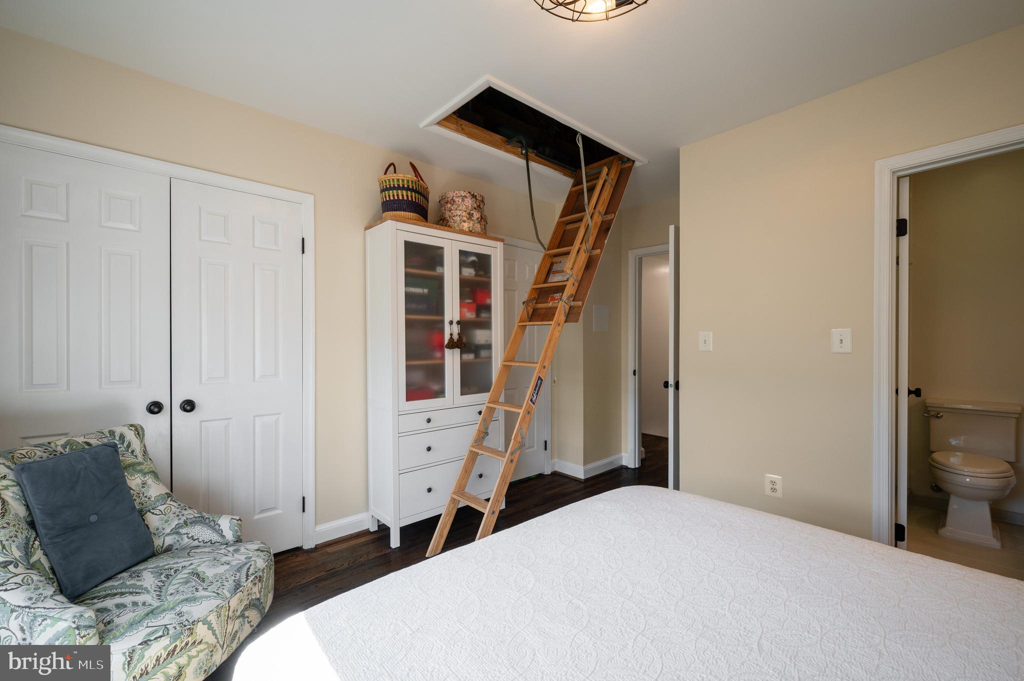 OLD TOWN ALEXANDRIA - Residential