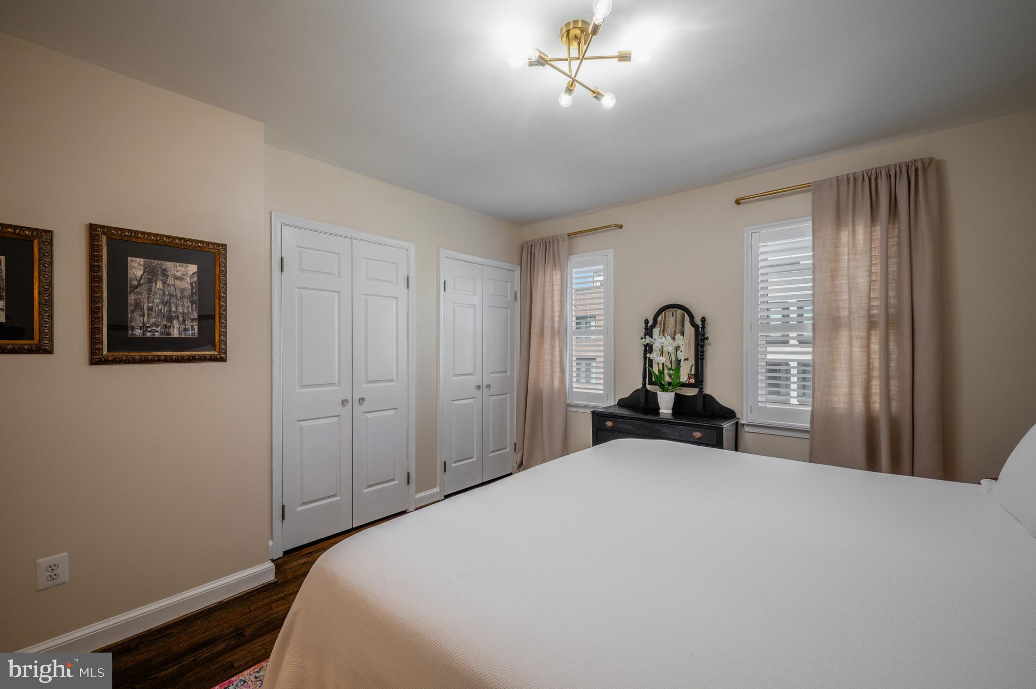 OLD TOWN ALEXANDRIA - Residential