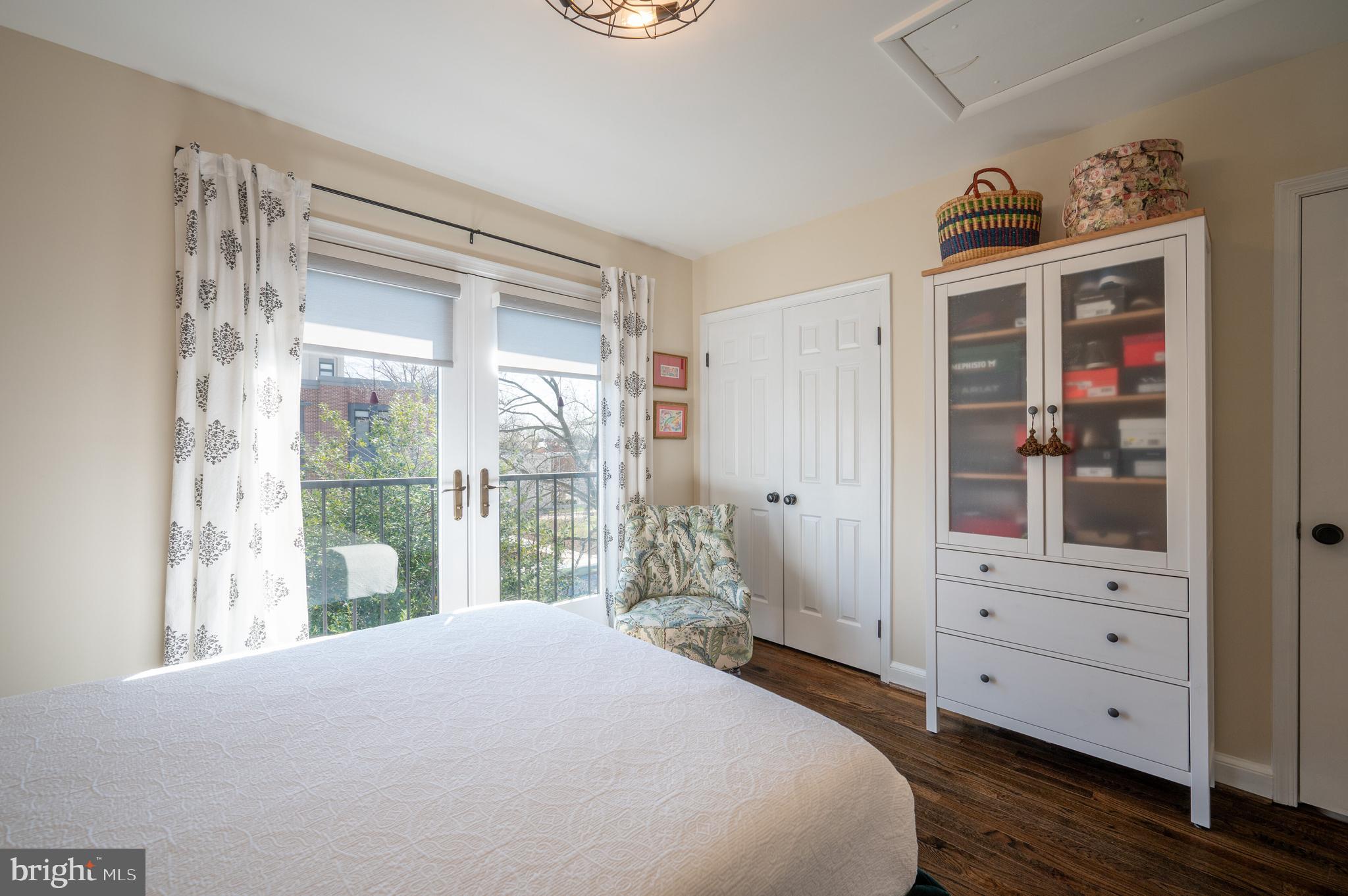 OLD TOWN ALEXANDRIA - Residential