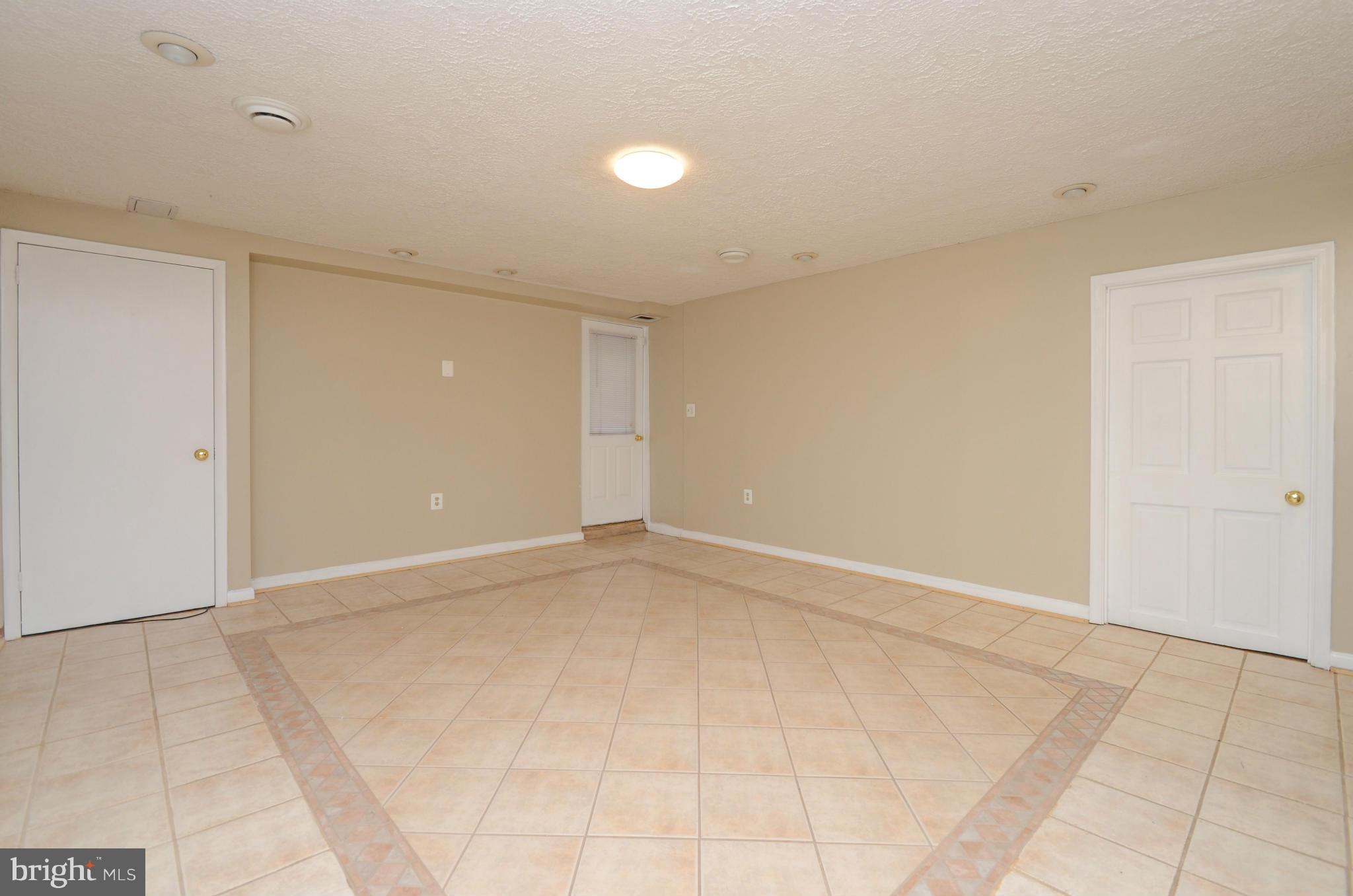 HARBOUR OAKS - Residential