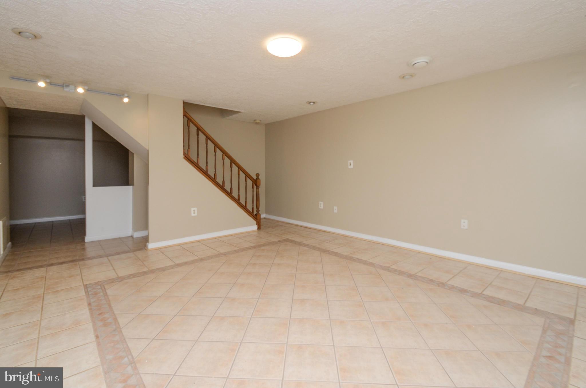 HARBOUR OAKS - Residential