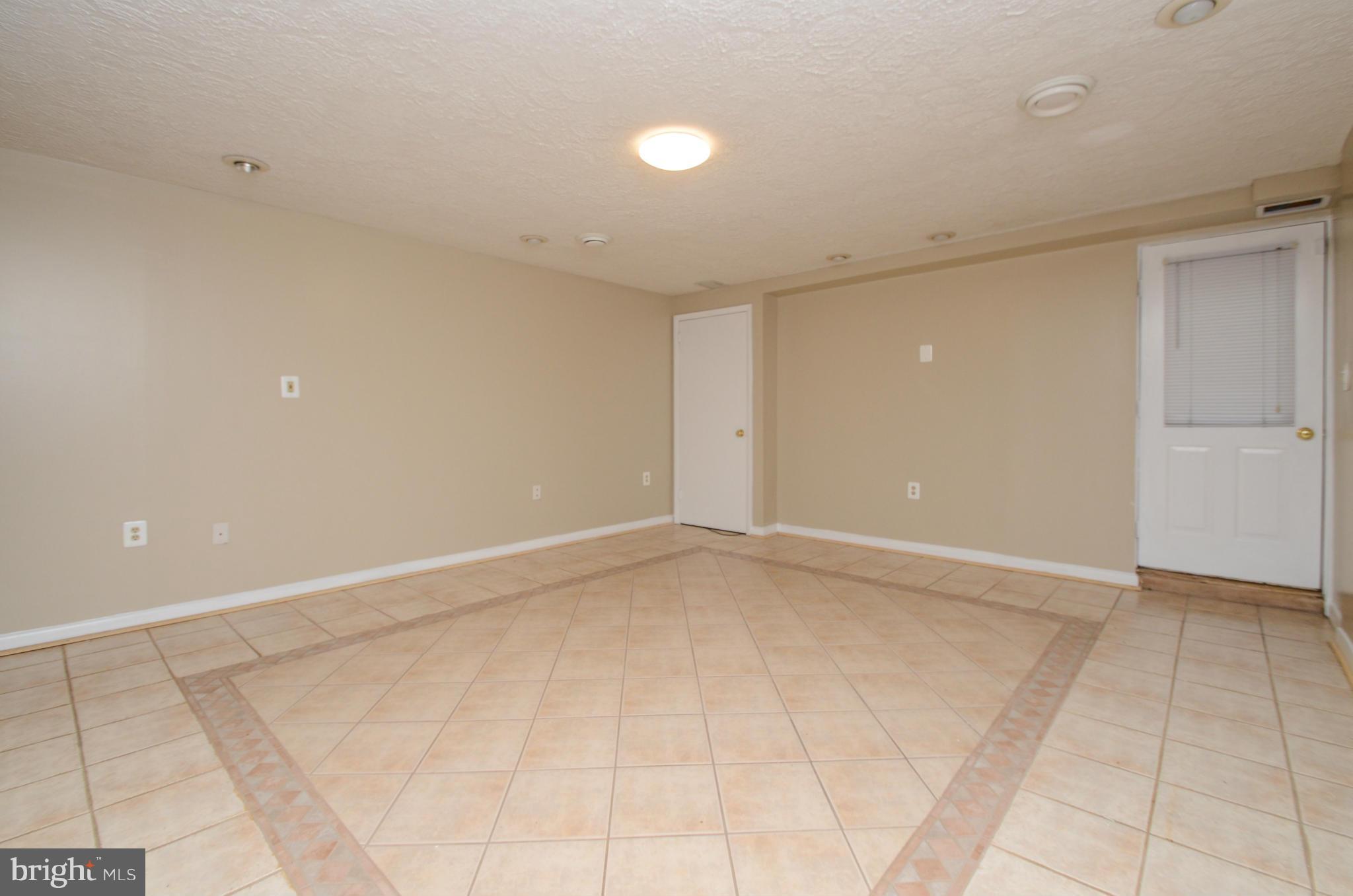 HARBOUR OAKS - Residential