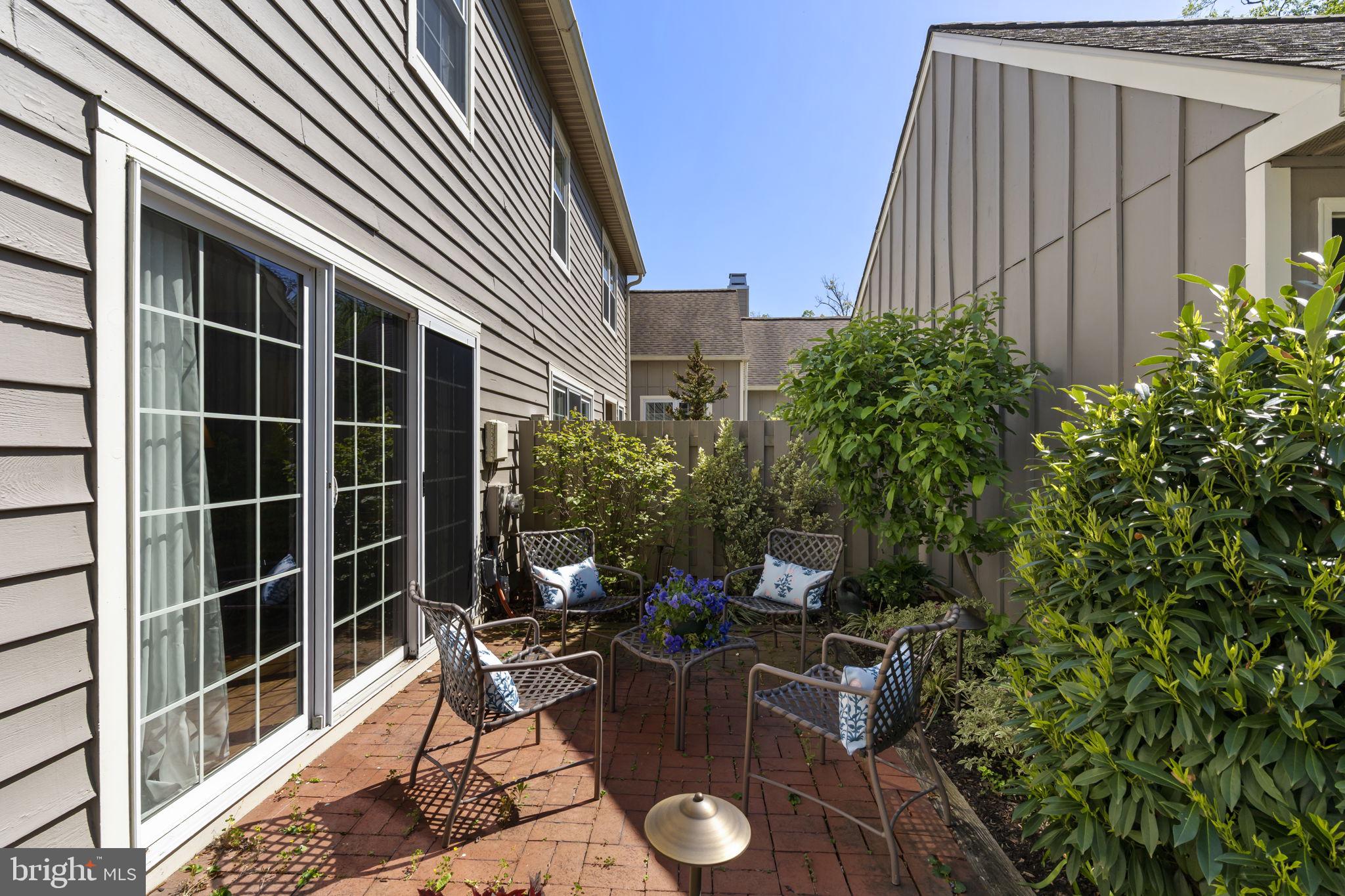 289 TULIP TREE COURT