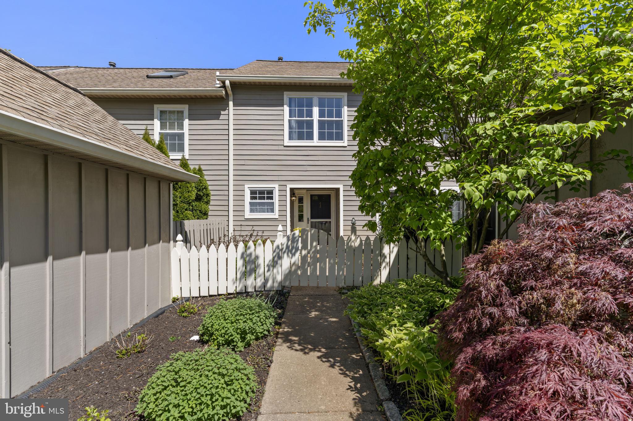 289 TULIP TREE COURT