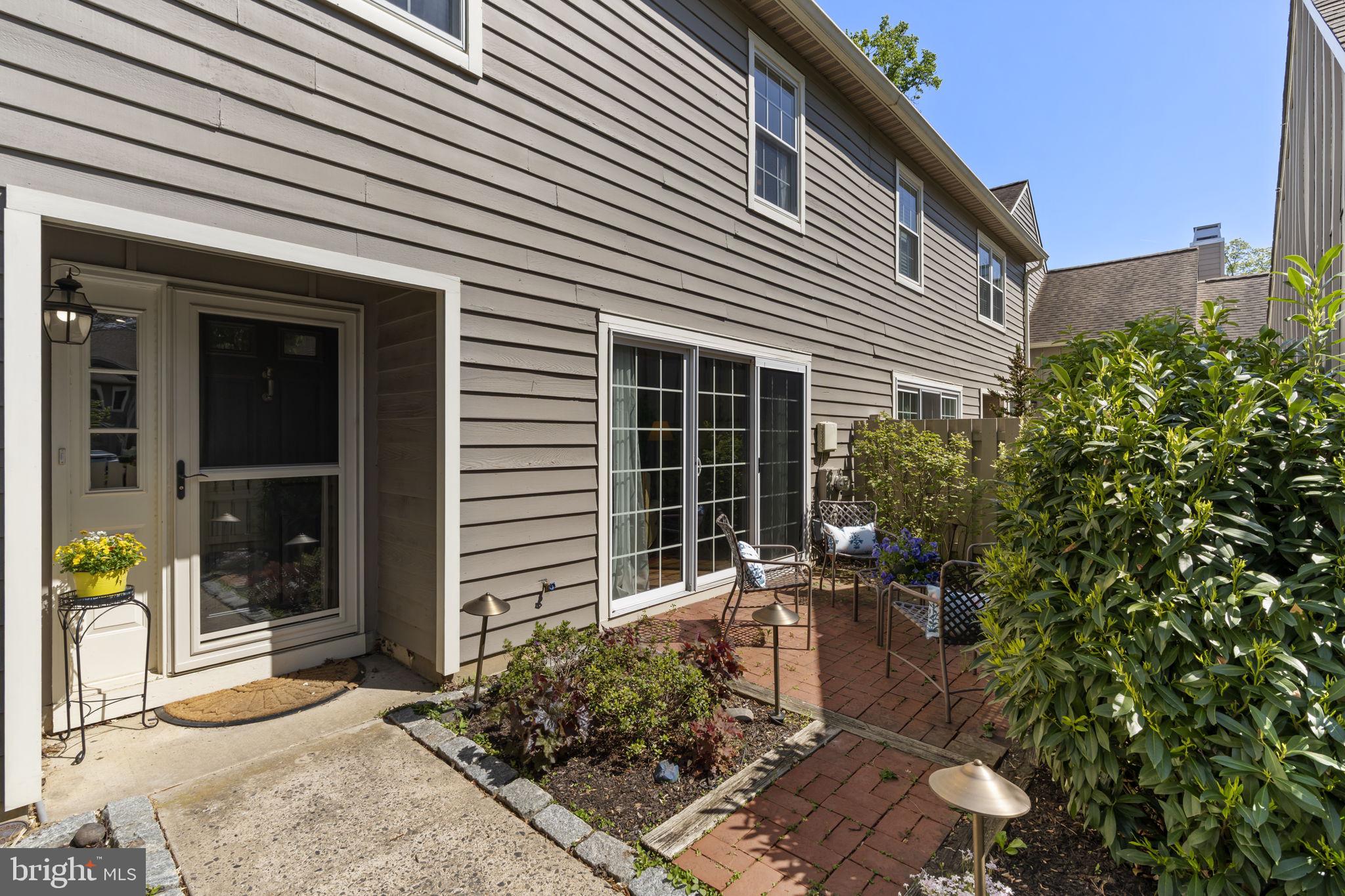 289 TULIP TREE COURT