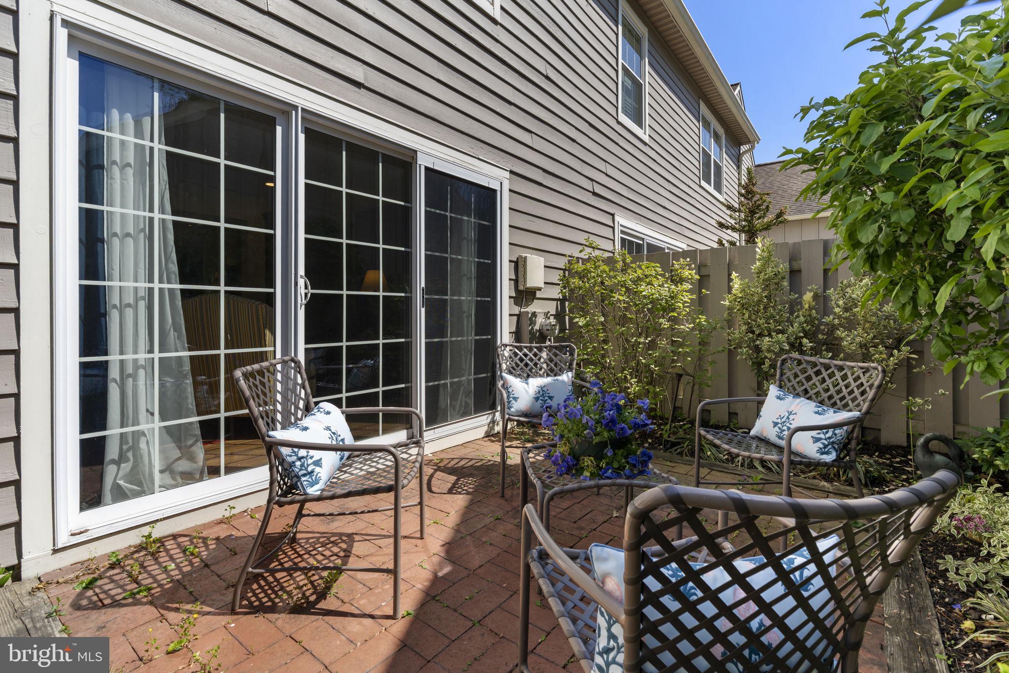 289 TULIP TREE COURT