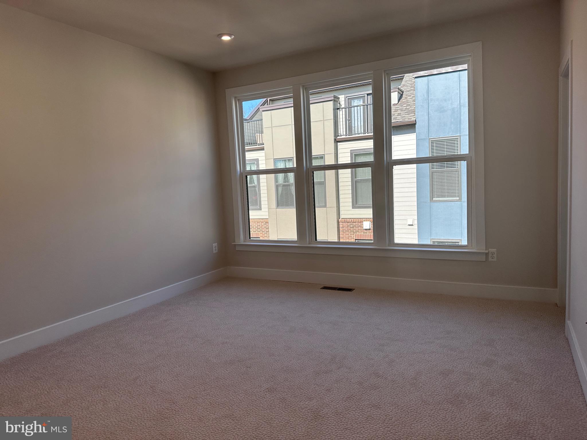 LIBERTY PARK - Residential Lease