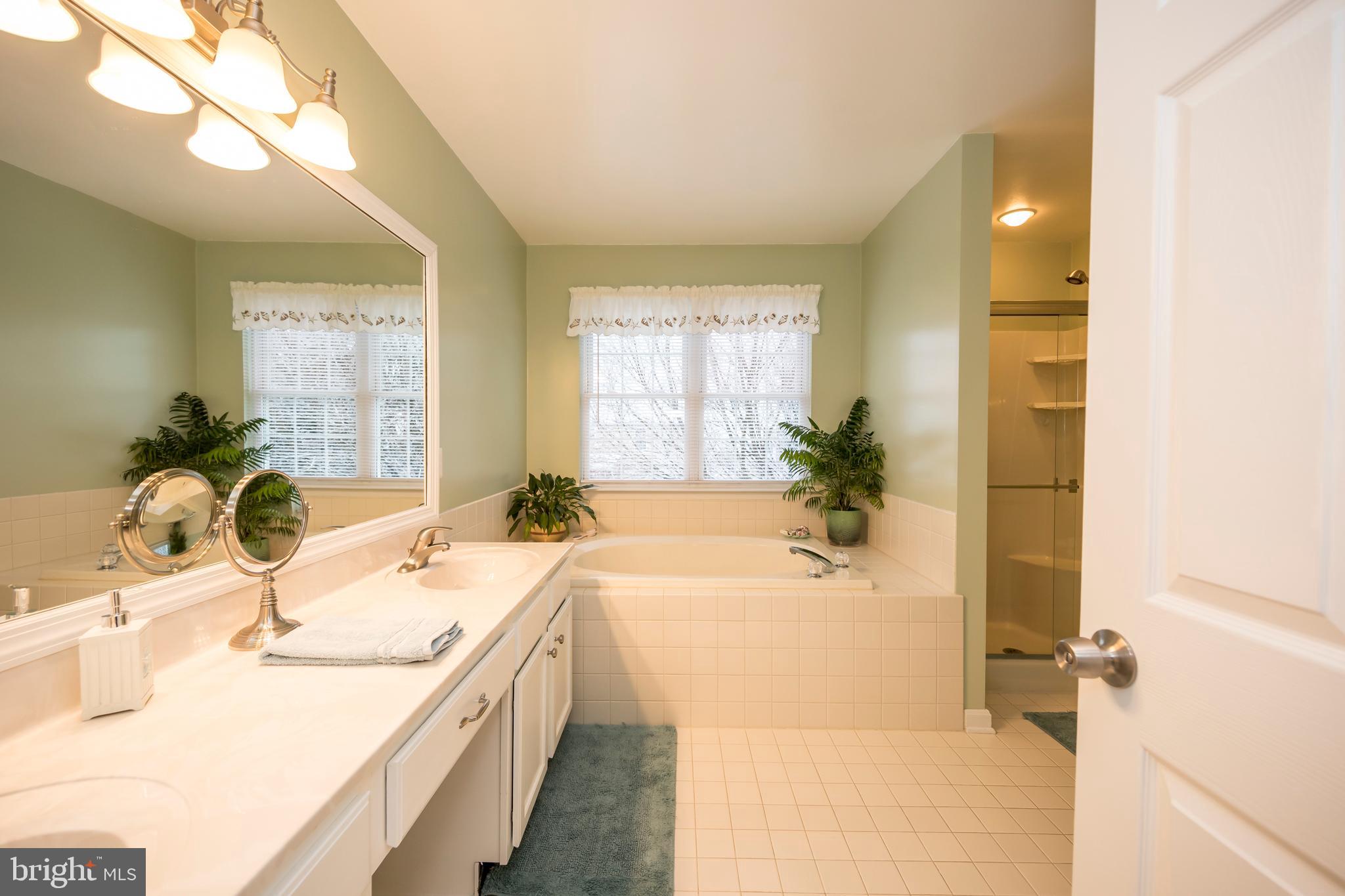 FOREST LAKES - Residential