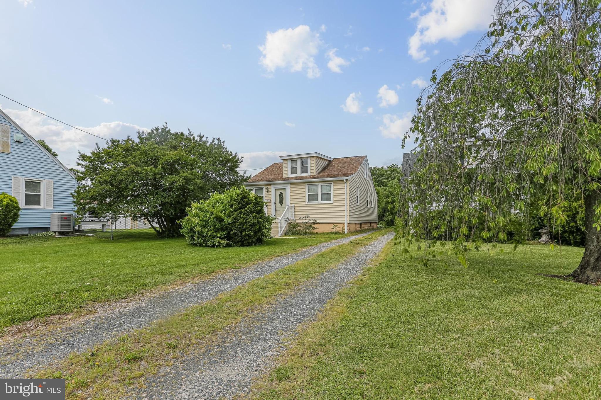 218 N HAMMONDS FERRY ROAD
