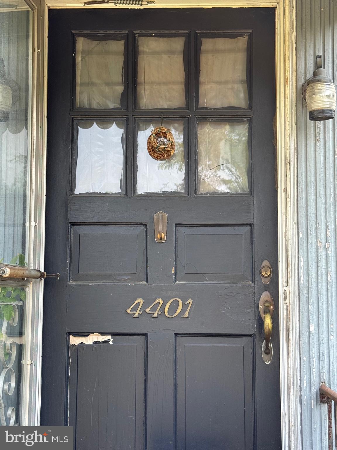 4401 LOCUST LANE