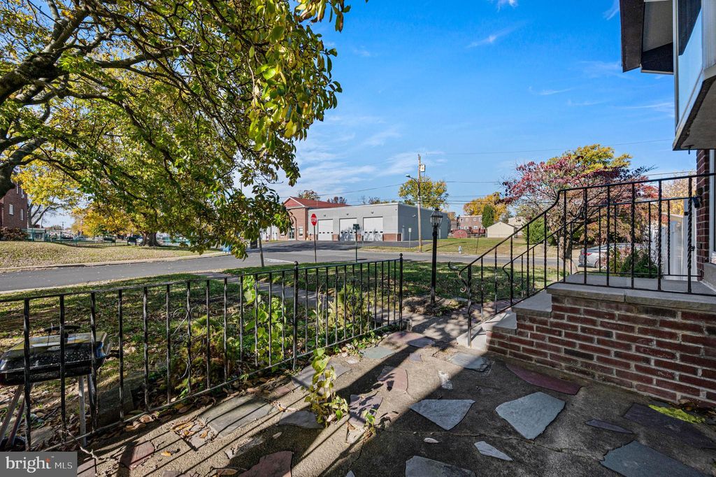 Photo of 900 Maple Avenue, GLENOLDEN, PA 19036 (MLS # PADE2101950)