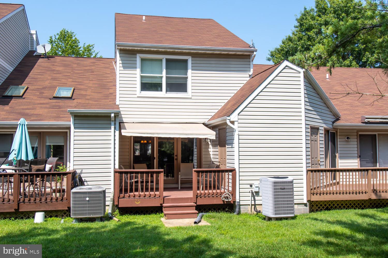 BRIDGE POINTE TOWNHOUSES - Residential