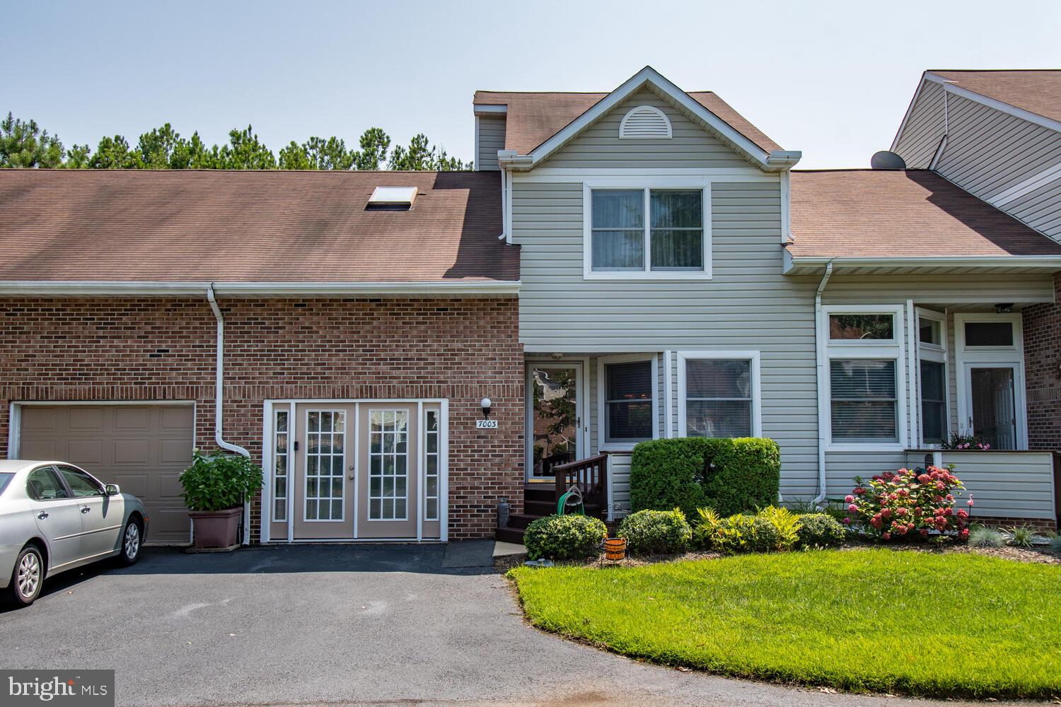 BRIDGE POINTE TOWNHOUSES - Residential