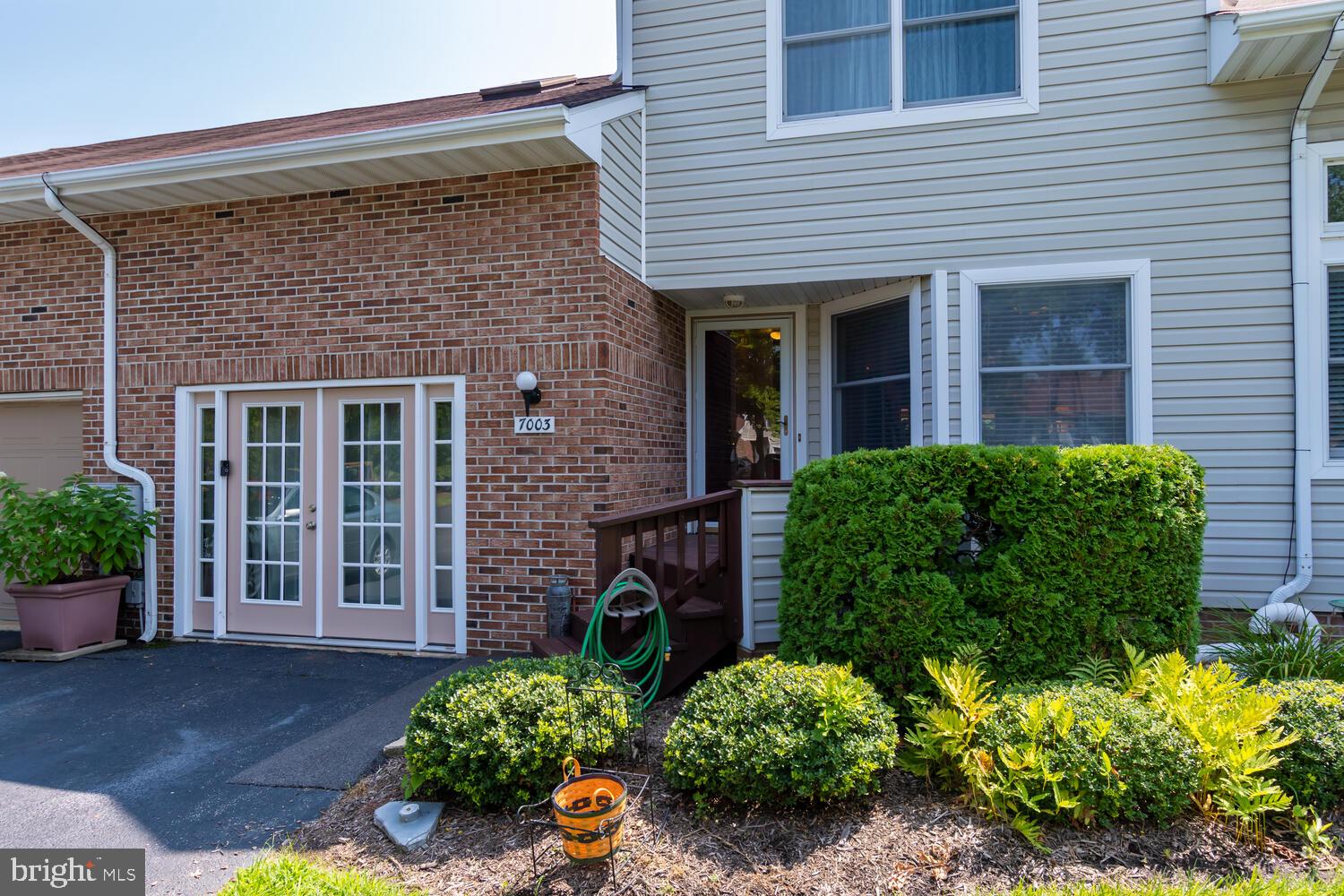 BRIDGE POINTE TOWNHOUSES - Residential