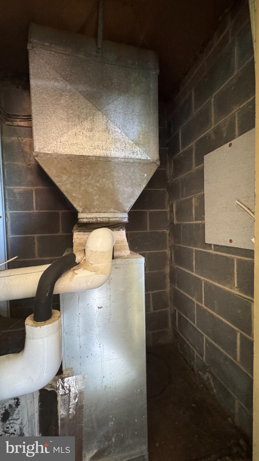 POTOMAC OAKS - Residential