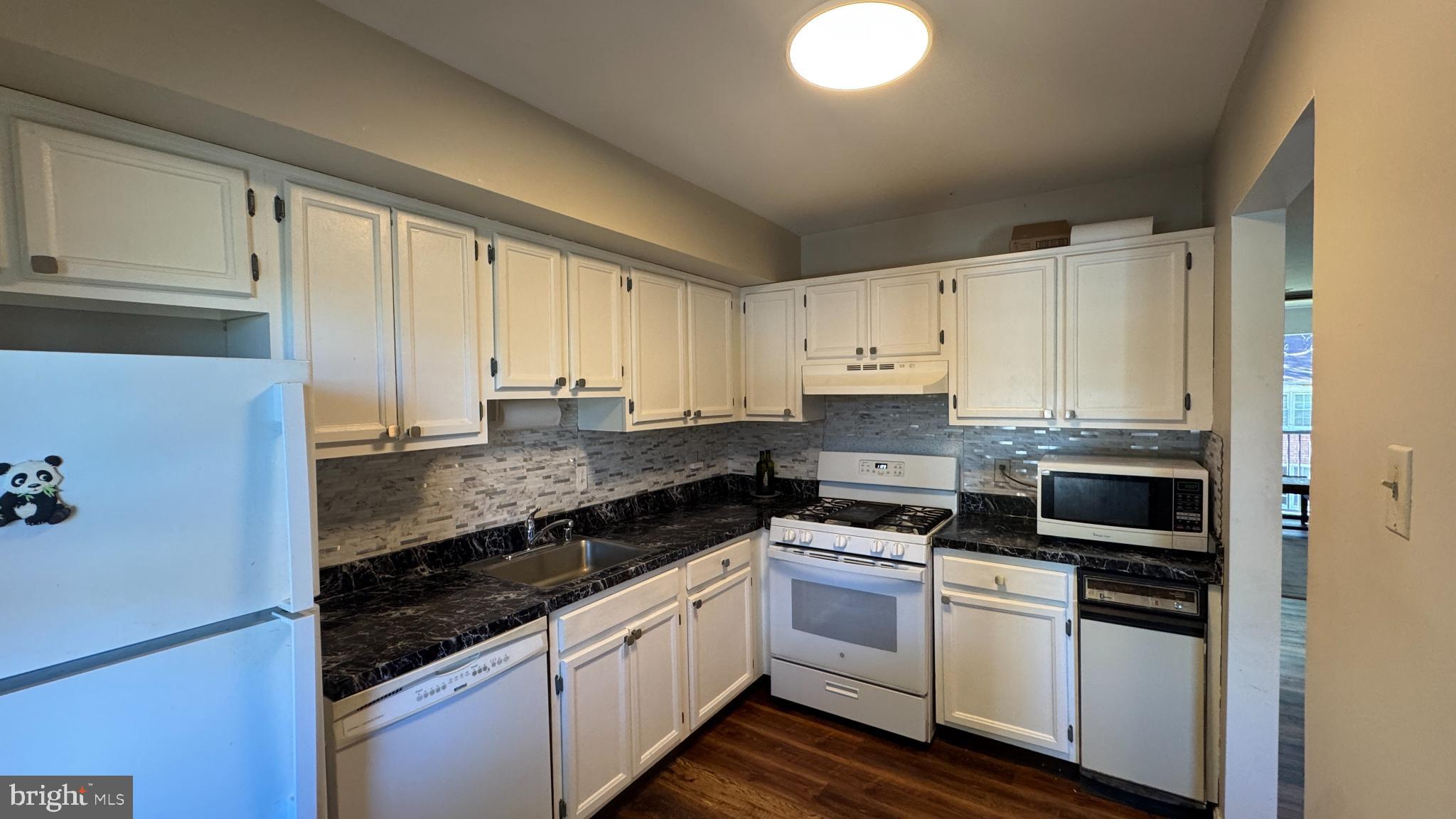 POTOMAC OAKS - Residential