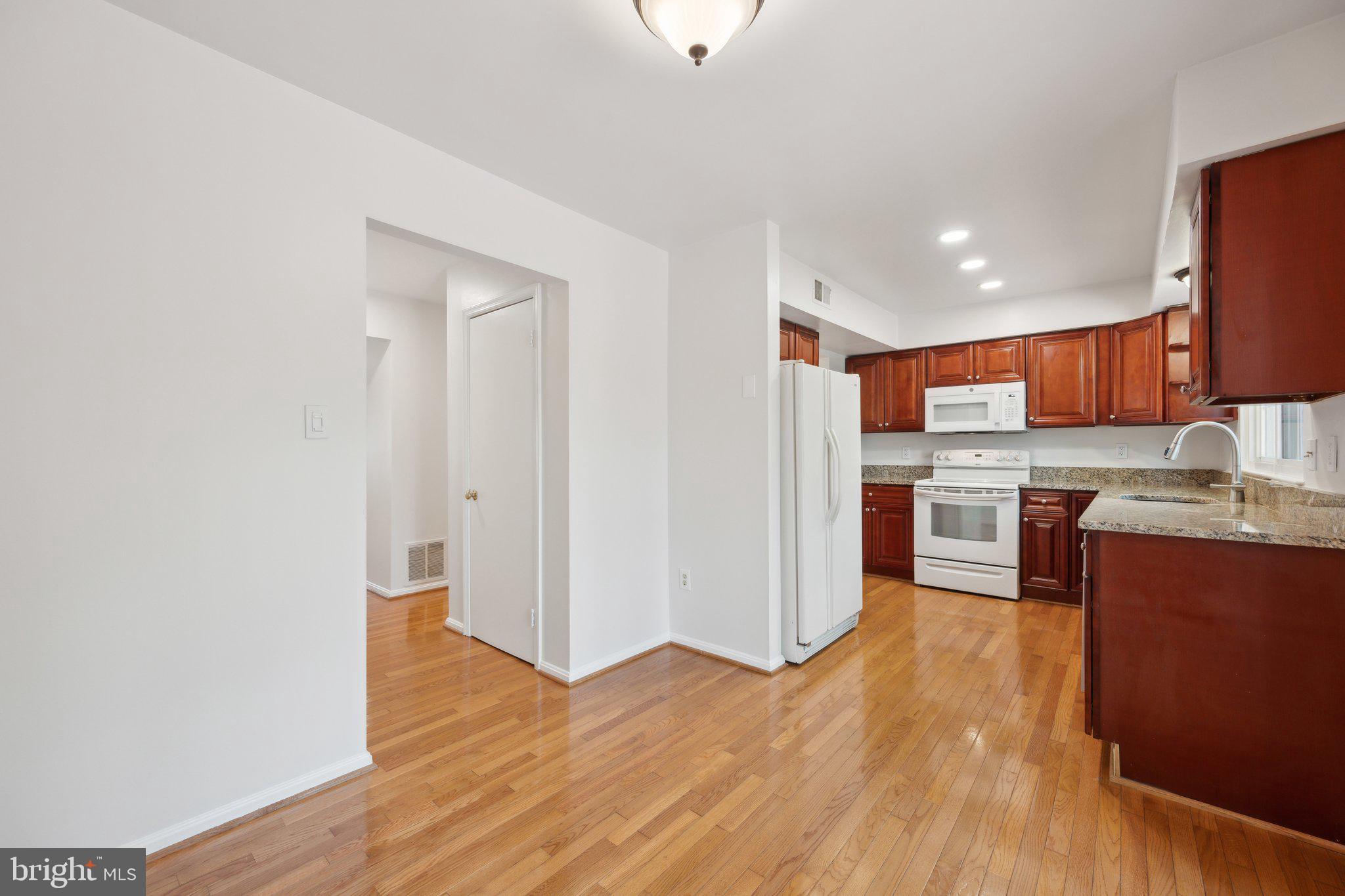 LONGMEAD - Residential