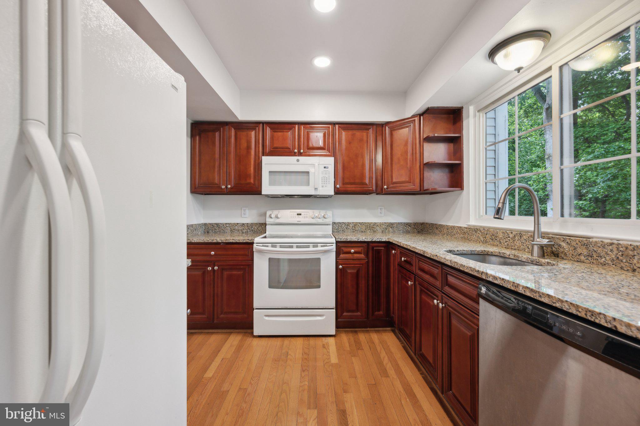 LONGMEAD - Residential