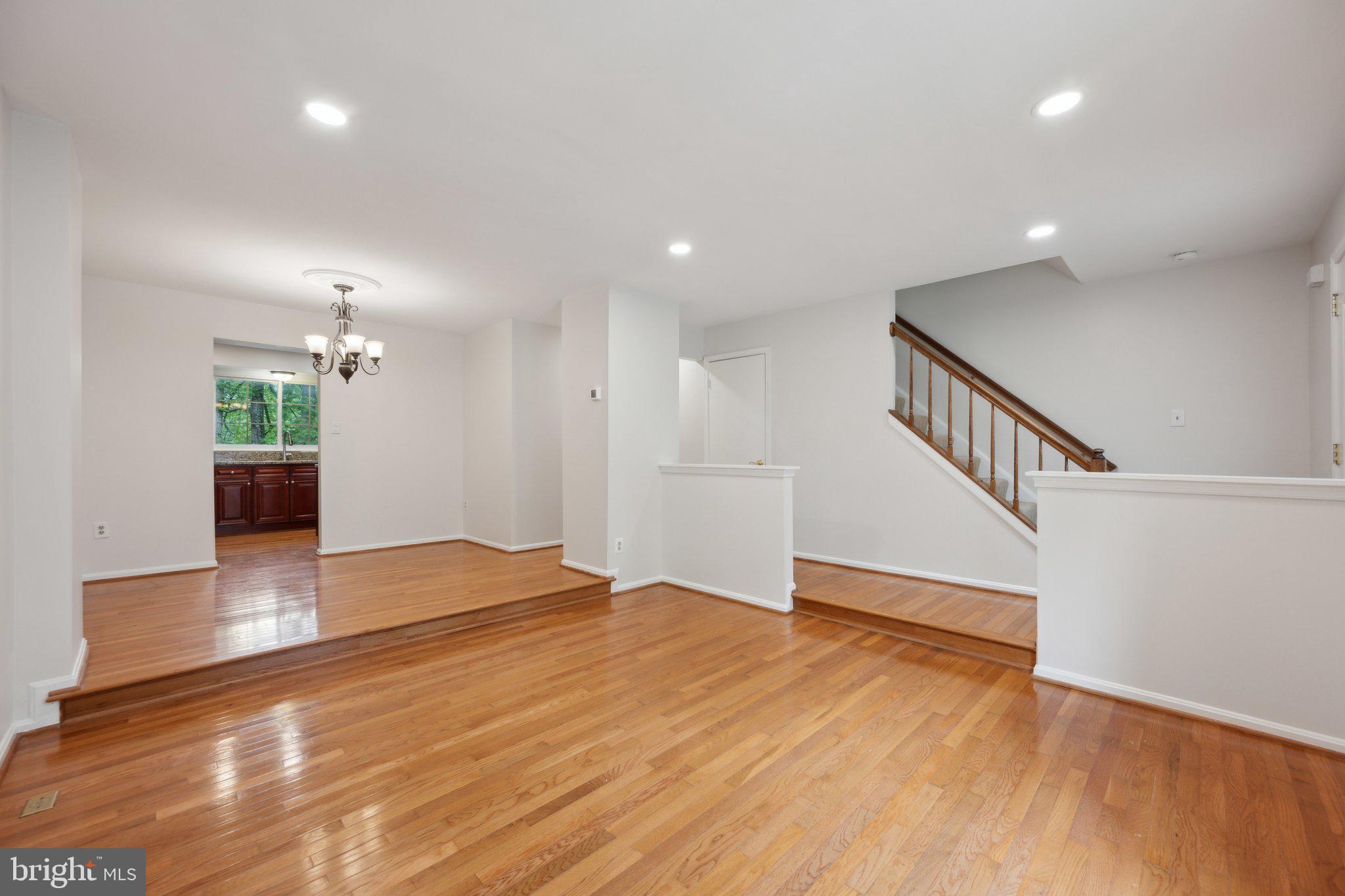 LONGMEAD - Residential