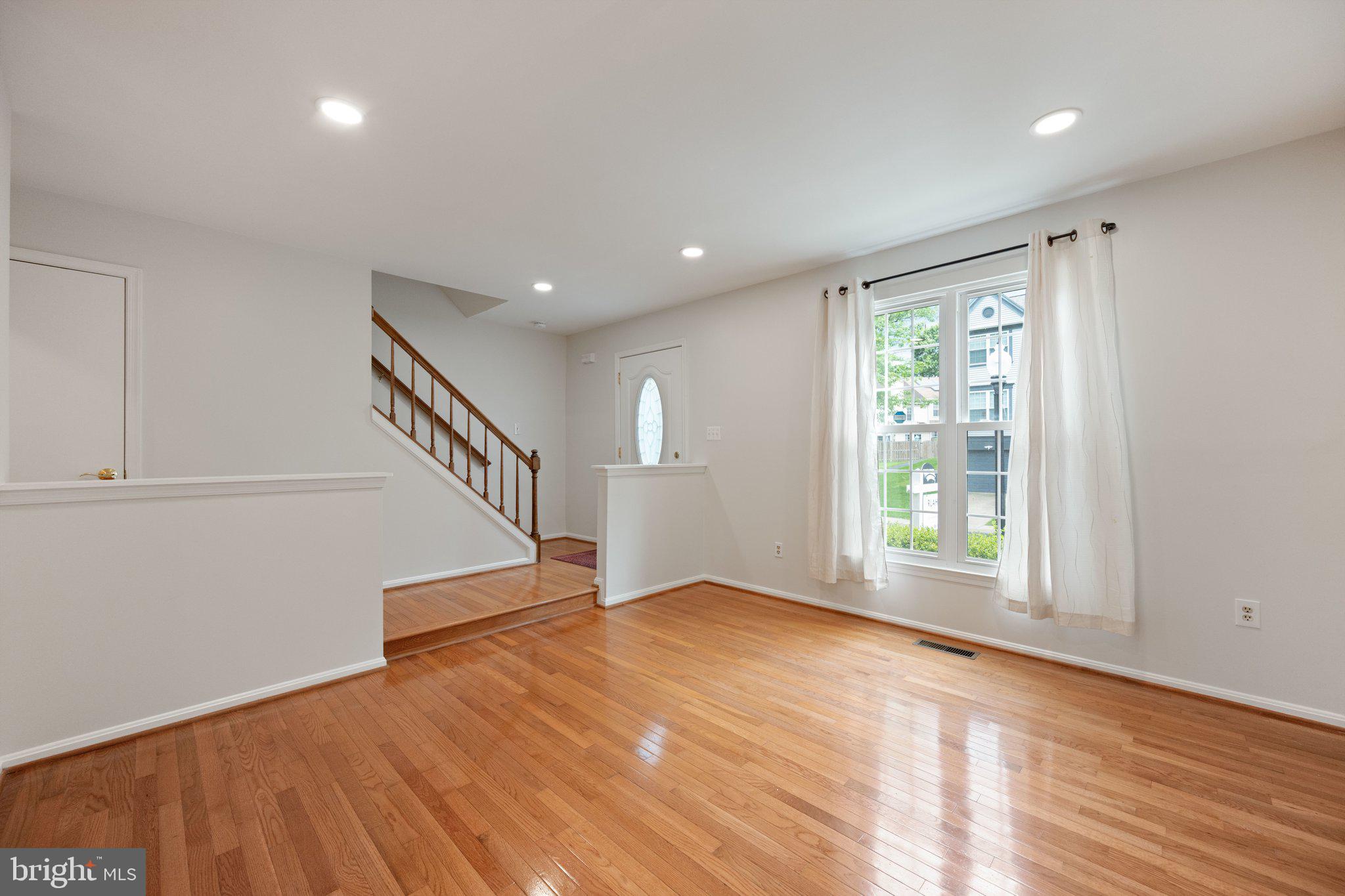 LONGMEAD - Residential