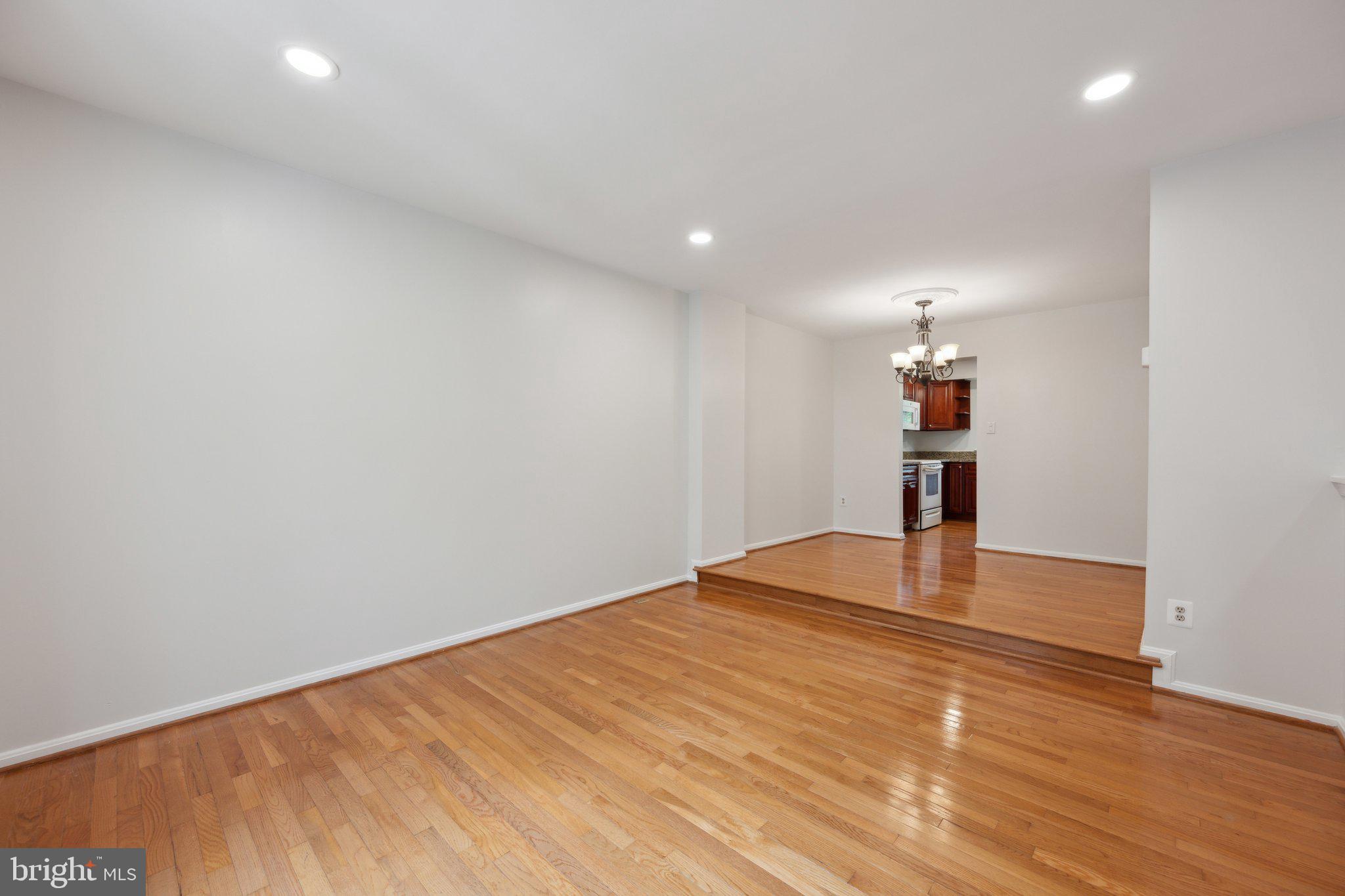 LONGMEAD - Residential