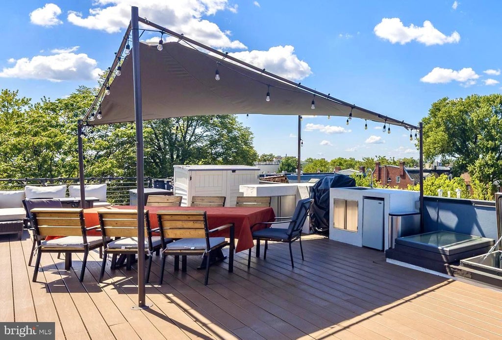 Photo of 433 Park Road NW #2, WASHINGTON, DC 20010 (MLS # DCDC2282402)
