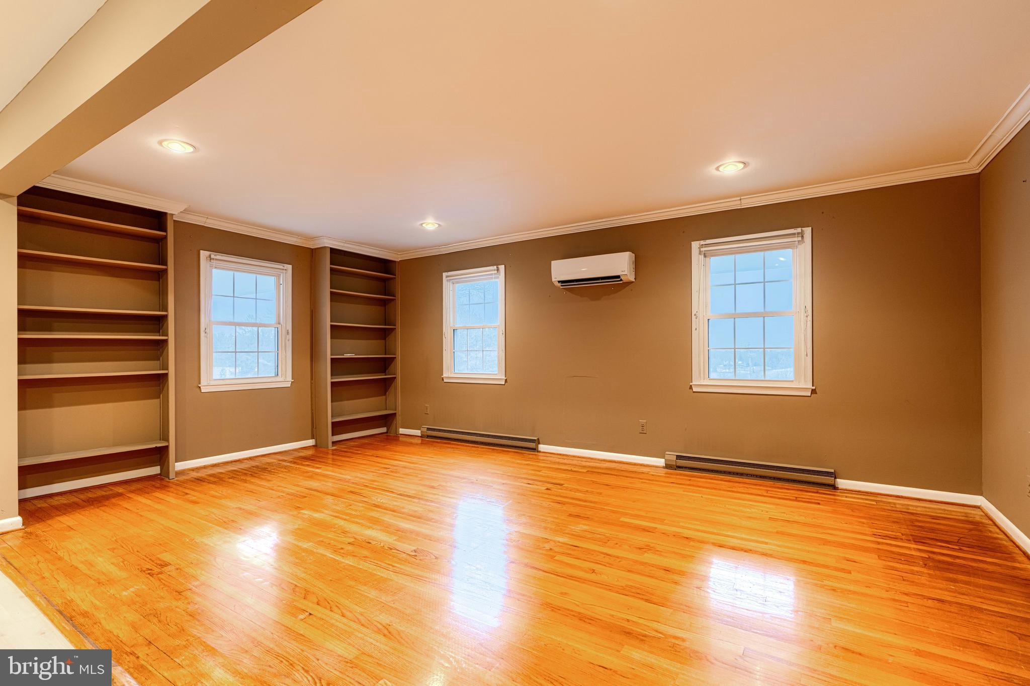 JARRETTSVILLE - Residential