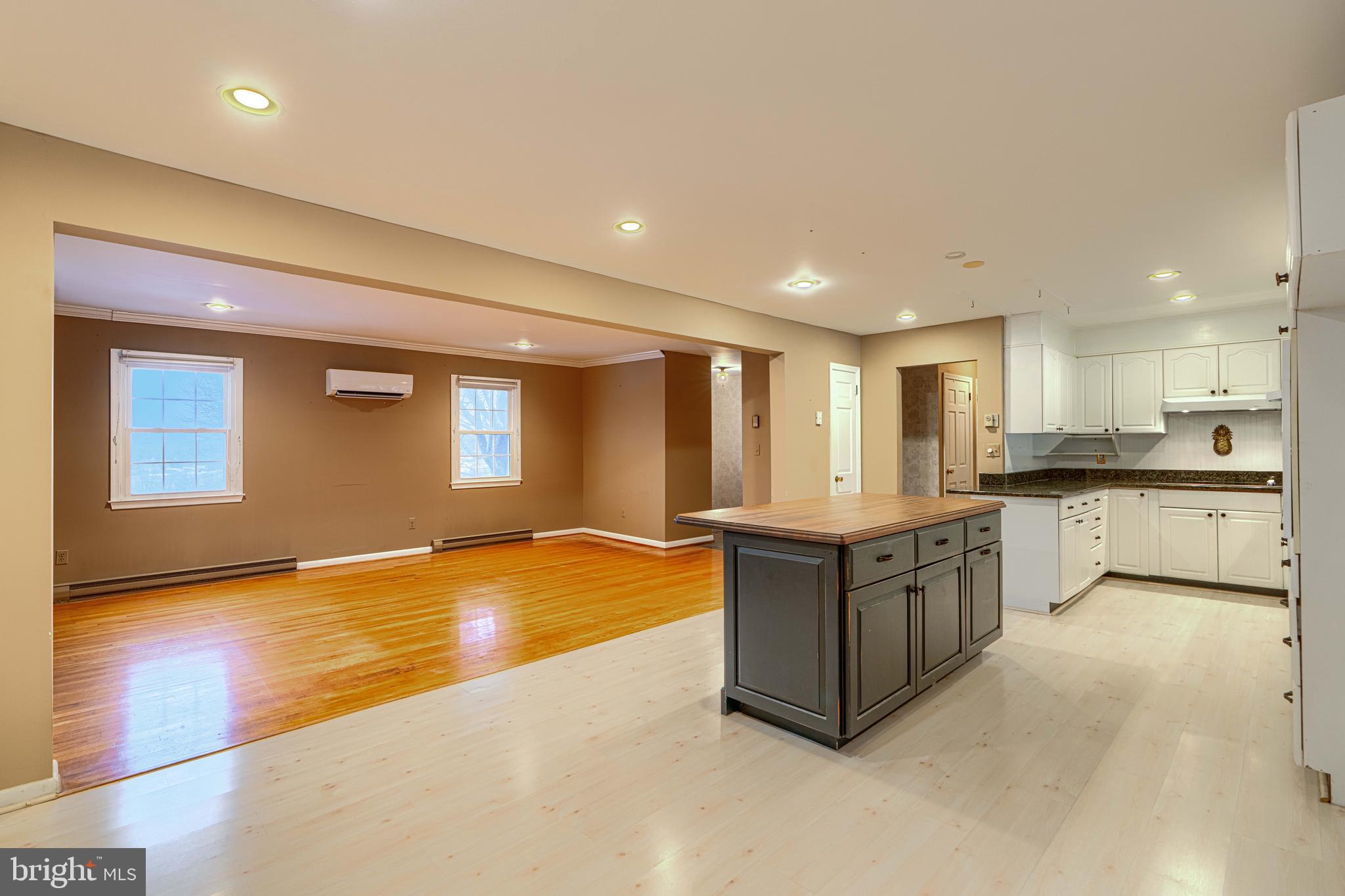 JARRETTSVILLE - Residential