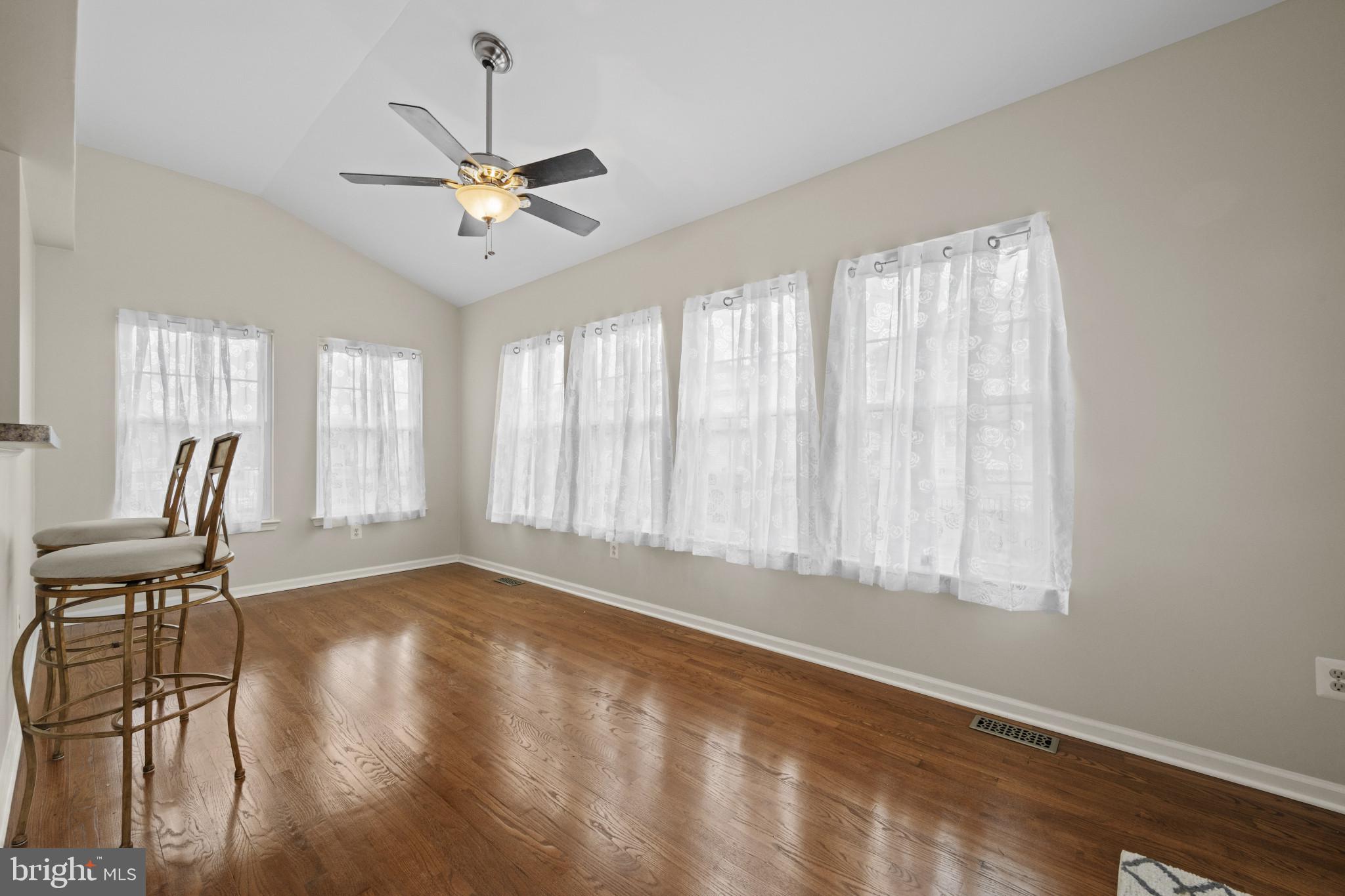 ADAMSTOWN COMMONS - Residential