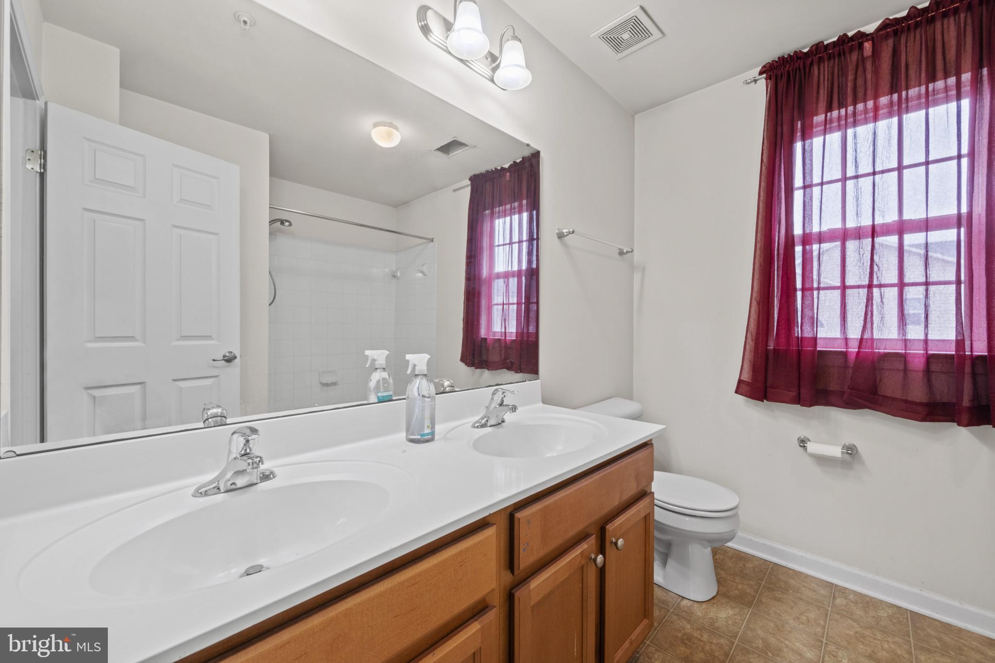 ADAMSTOWN COMMONS - Residential