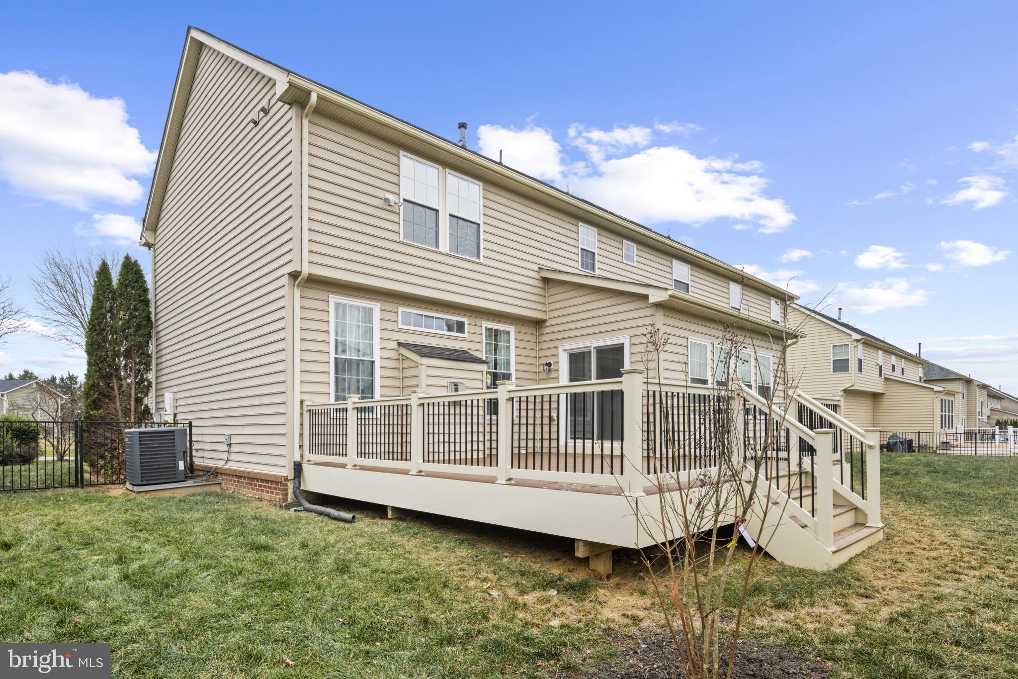 ADAMSTOWN COMMONS - Residential