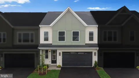 MLS: VAFV2040794
