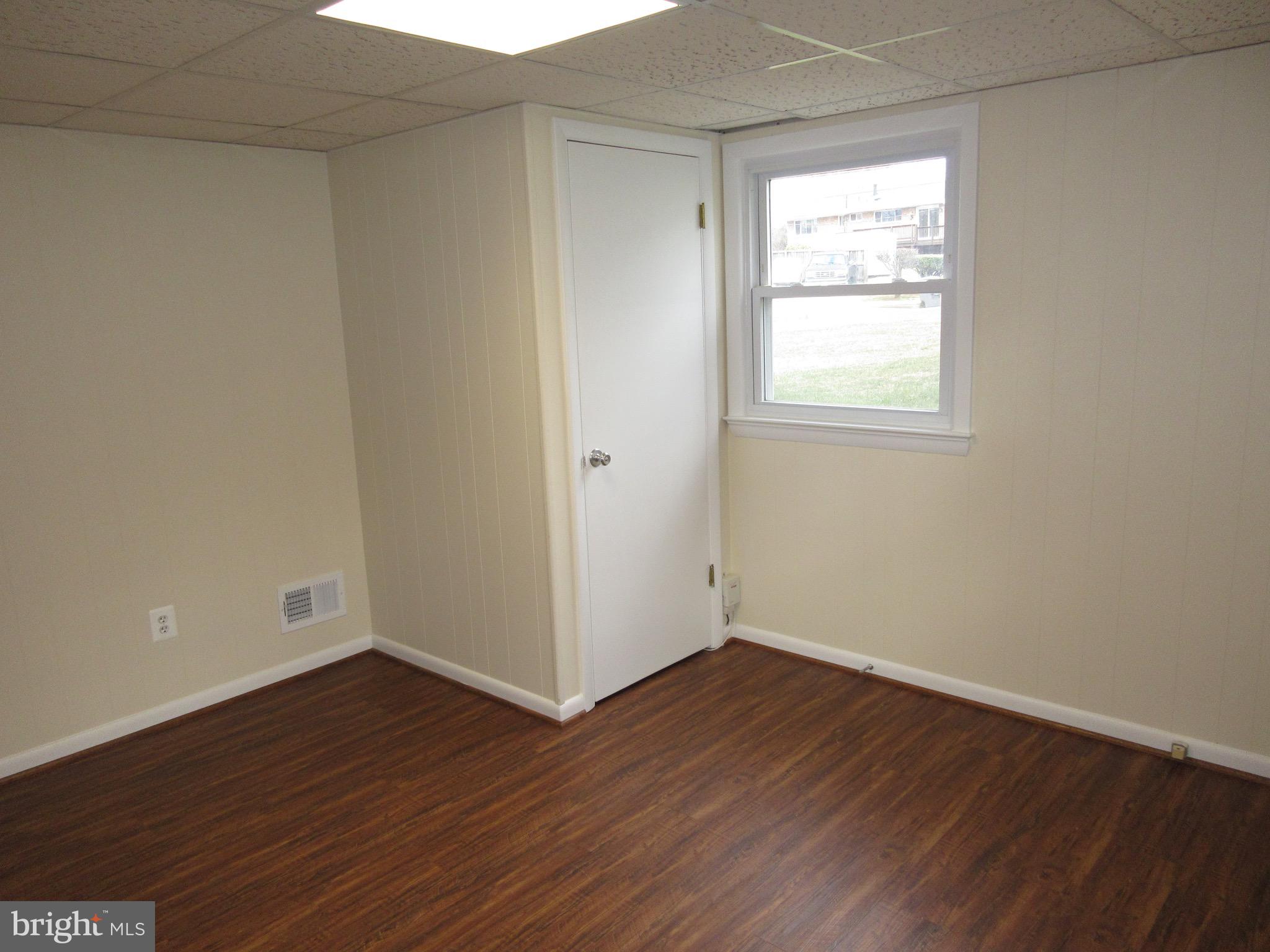 HICKORY KNOLL - Residential Lease