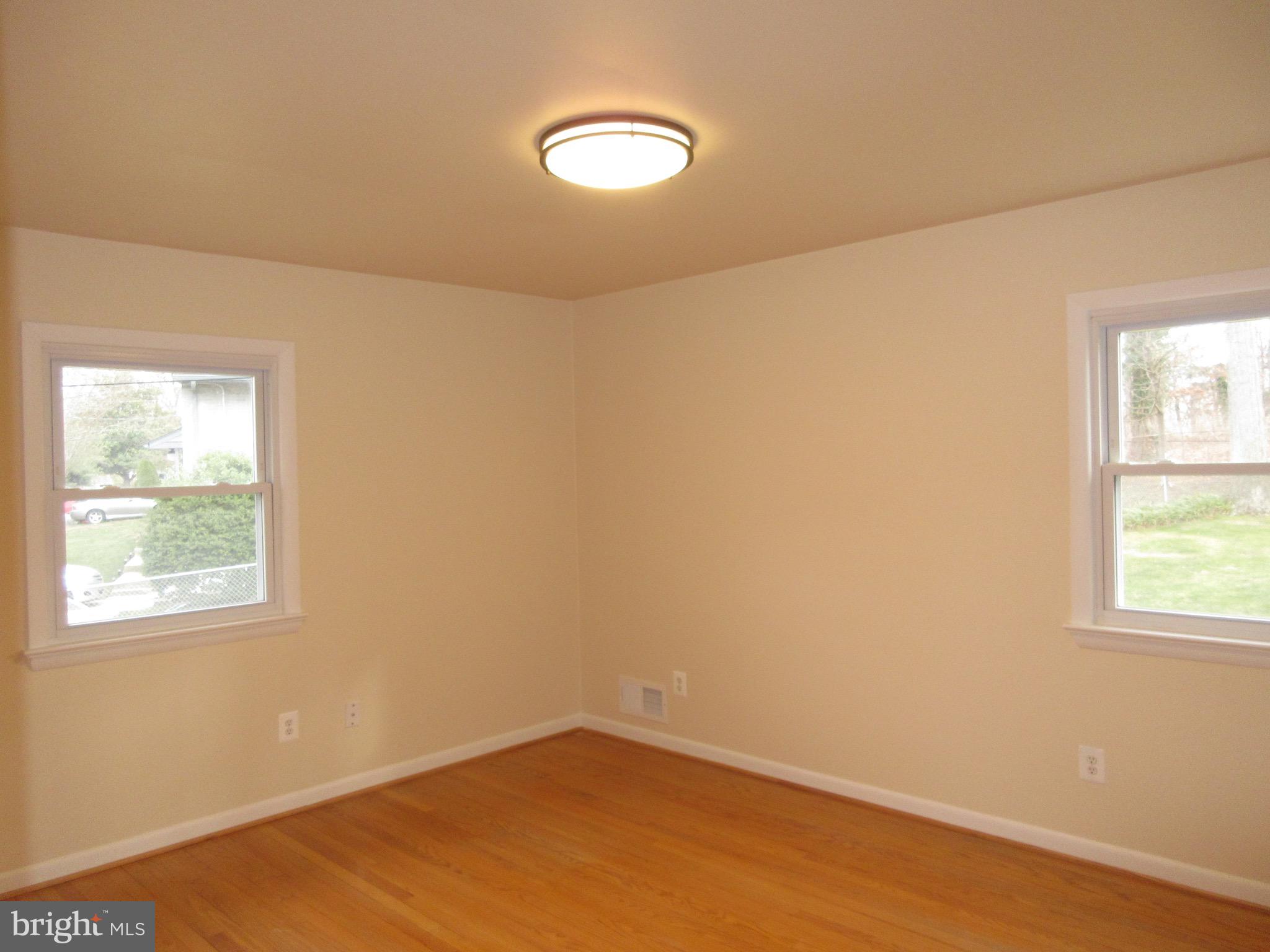 HICKORY KNOLL - Residential Lease