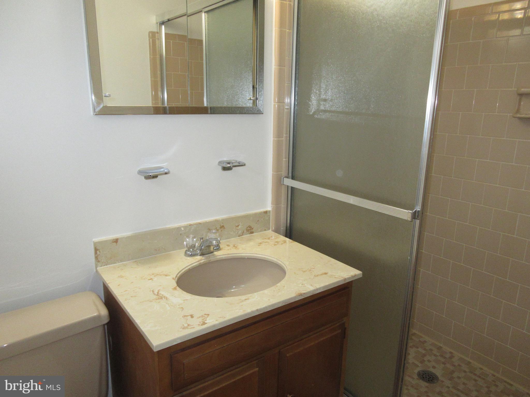 HICKORY KNOLL - Residential Lease